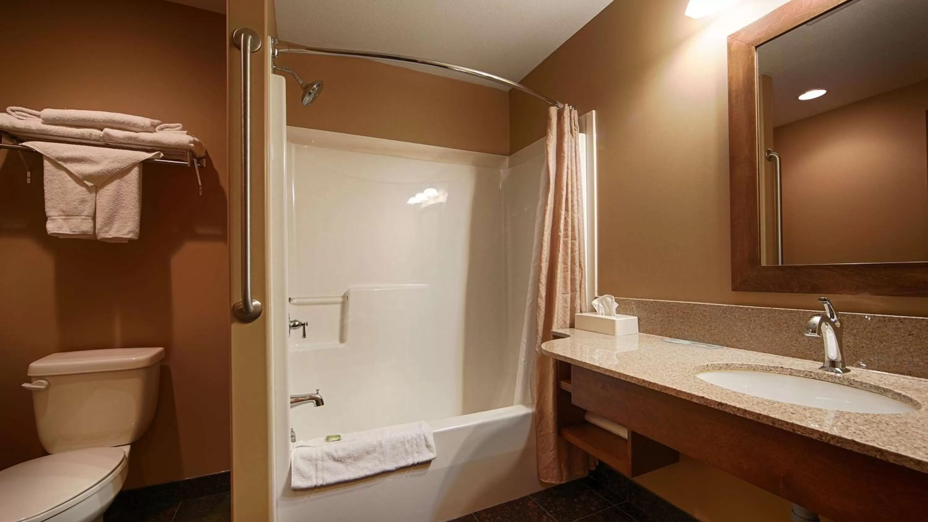 Photo of the whole room in Camrose Resort Hotel