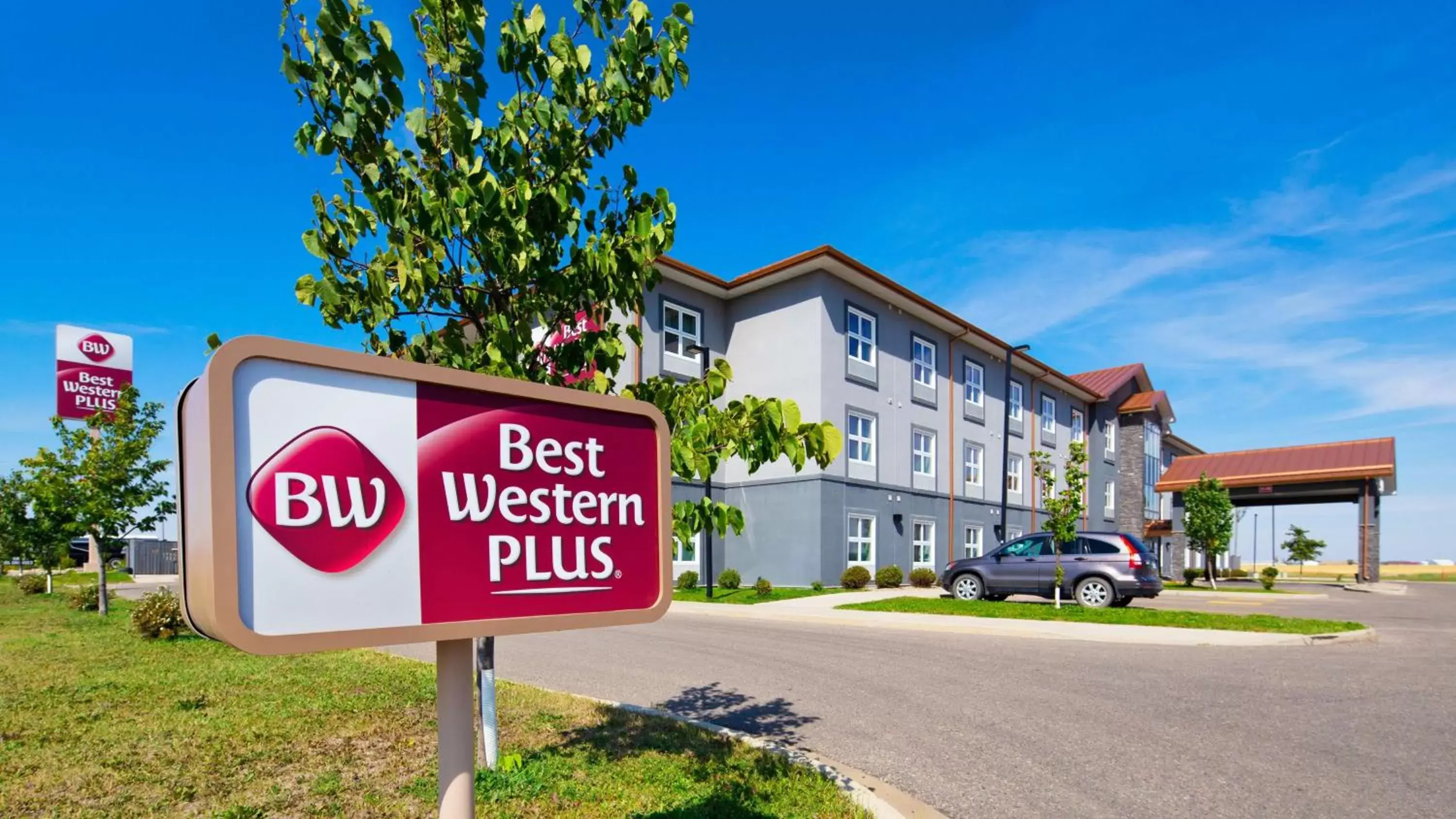 Property Building in Best Western Plus Brandon Inn