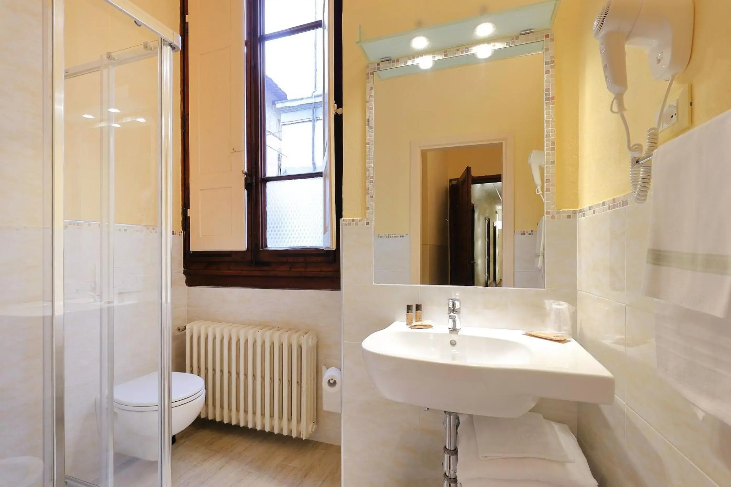 Bathroom in Hotel Cimabue
