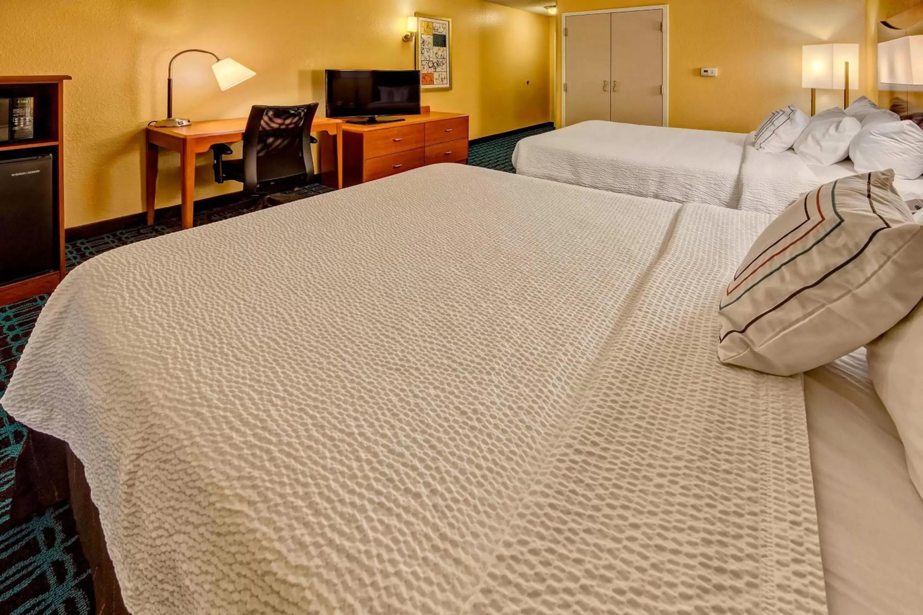 Photo of the whole room, Bed in Fairfield Inn & Suites Memphis Olive Branch