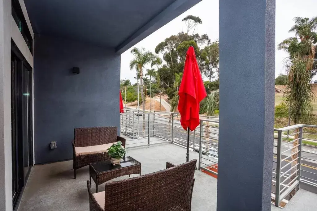 Balcony/Terrace in Studio with Large Balcony- San Diego Gateway
