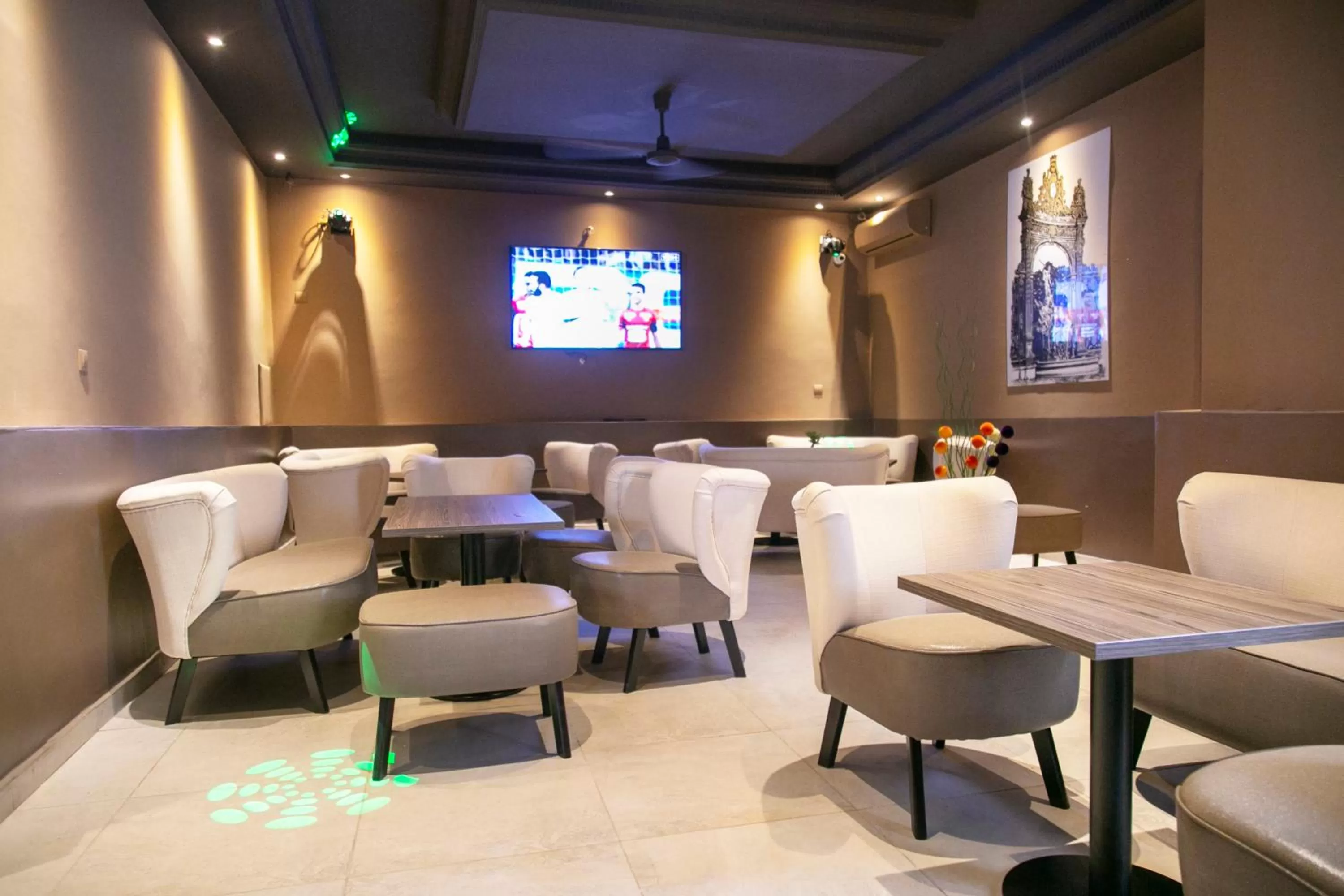 Restaurant/places to eat in J PAD