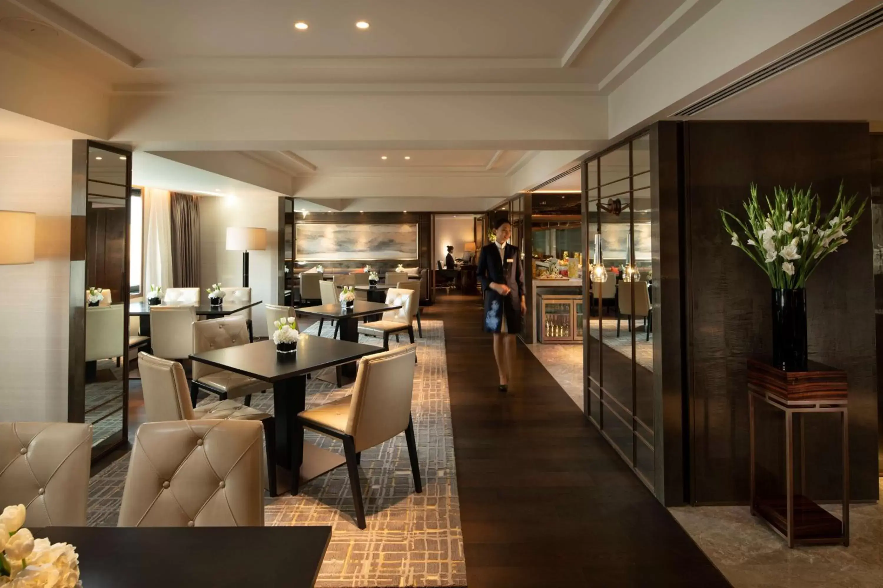 Lounge or bar, Restaurant/Places to Eat in Kempinski Hotel Beijing Yansha Center
