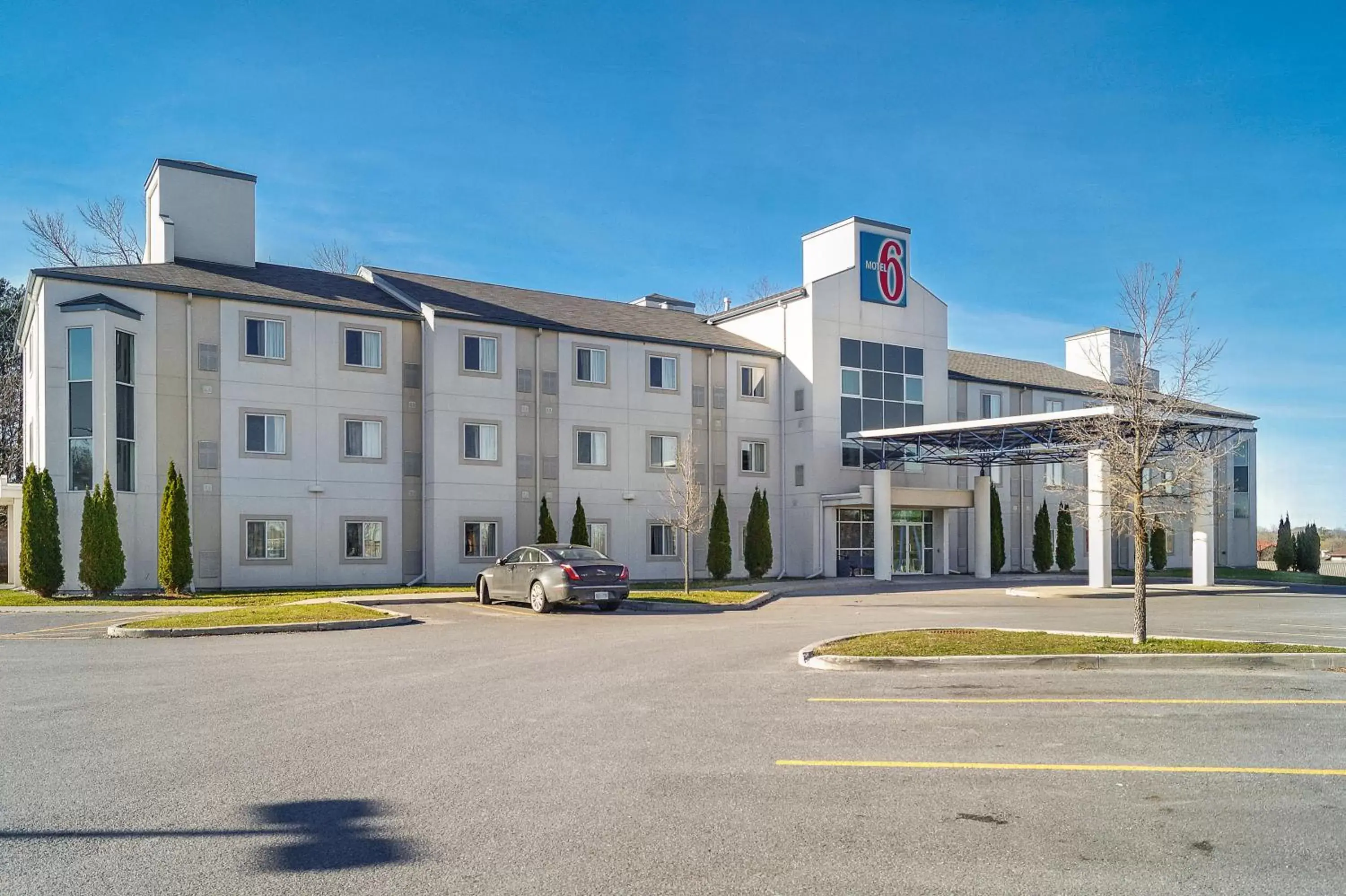 Facade/entrance, Property Building in Motel 6-Peterborough, ON