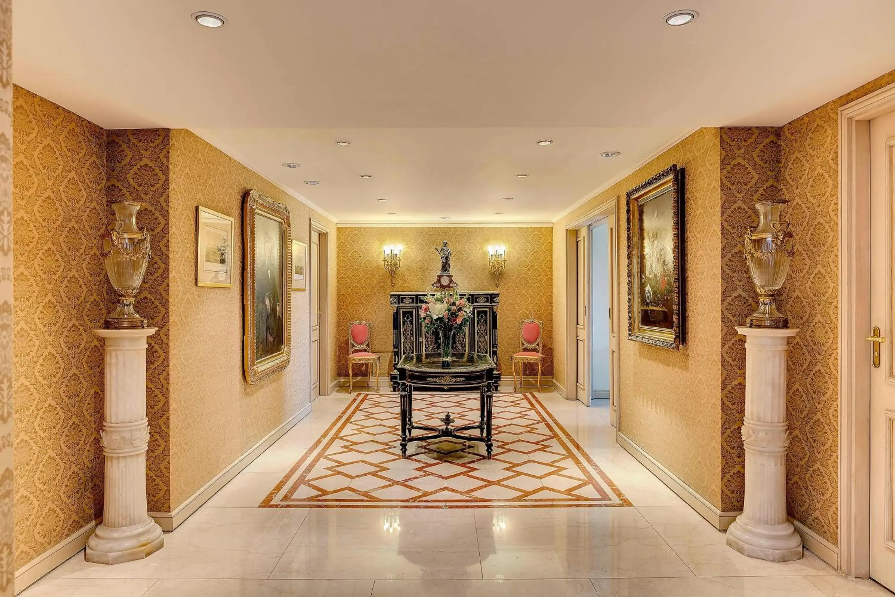 Photo of the whole room, Lobby/Reception in Park Tower, A Luxury Collection Hotel, Buenos Aires