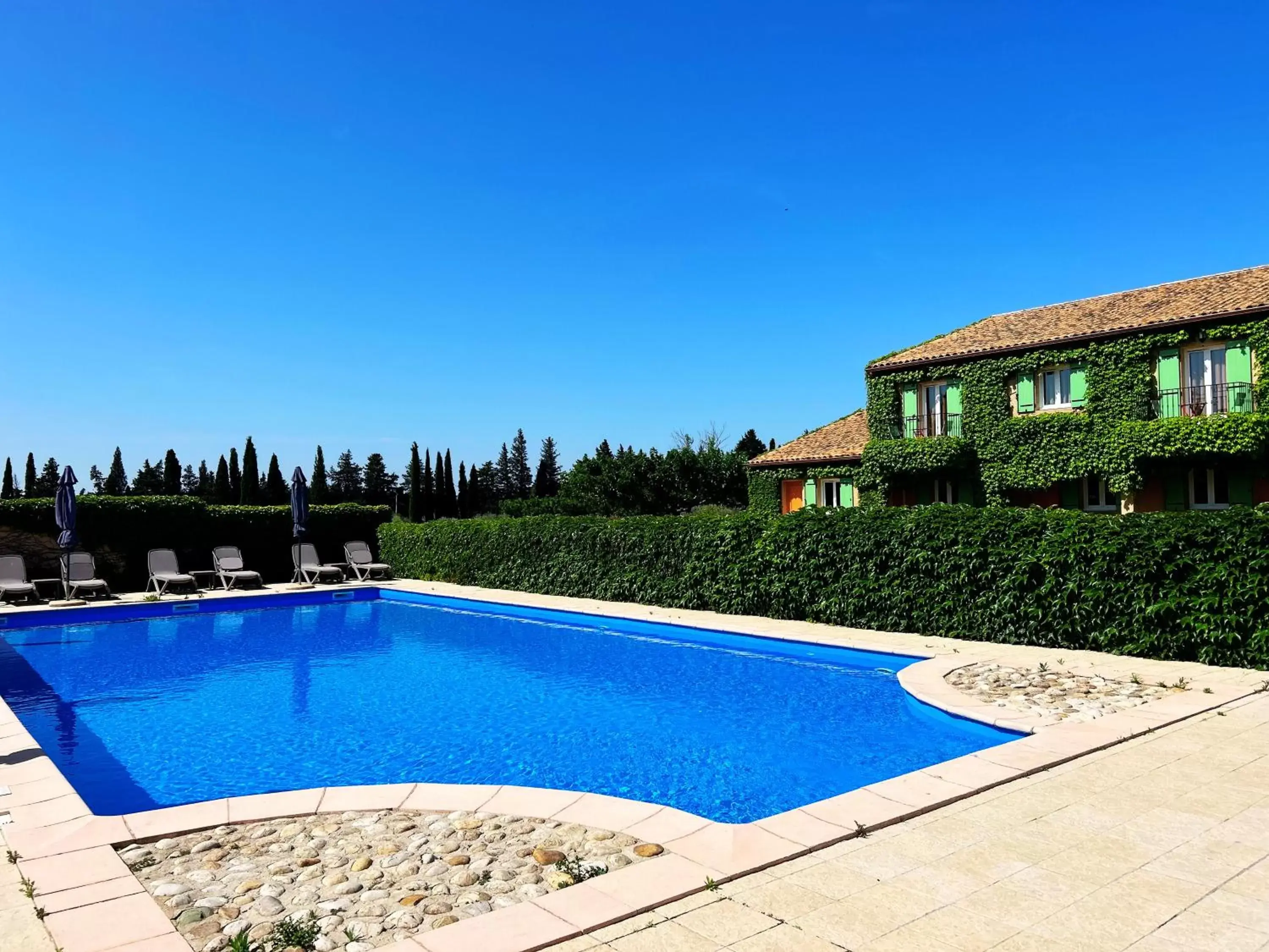 Swimming Pool in Hotel Terriciaë Maussane