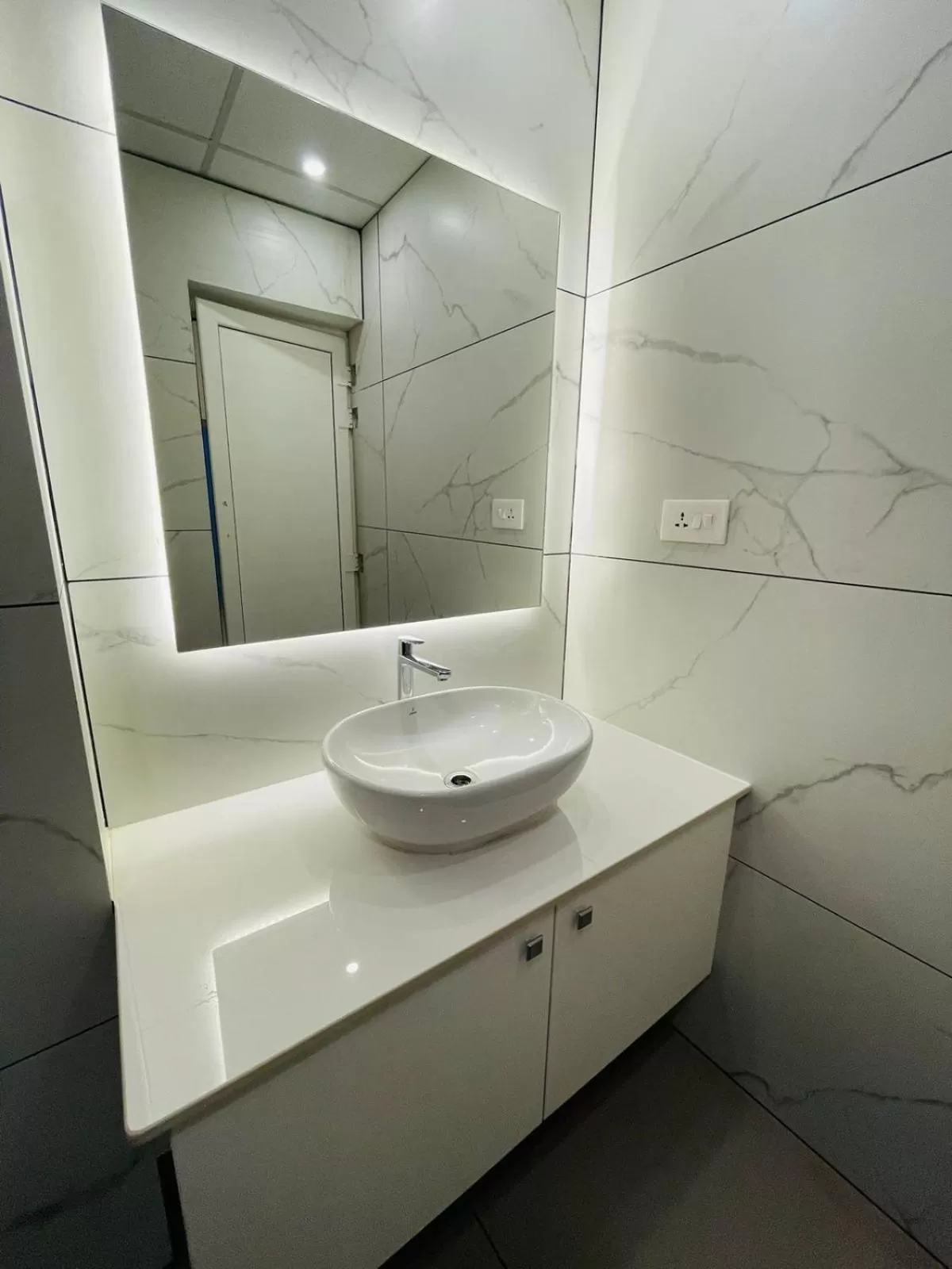 Bathroom in Garden Bay Resort