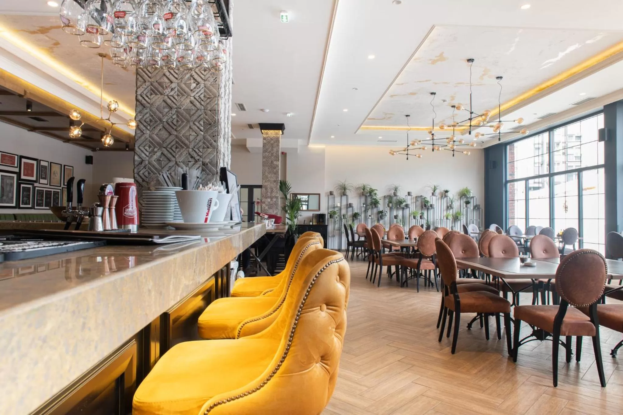 Restaurant/places to eat in Hotel Nota