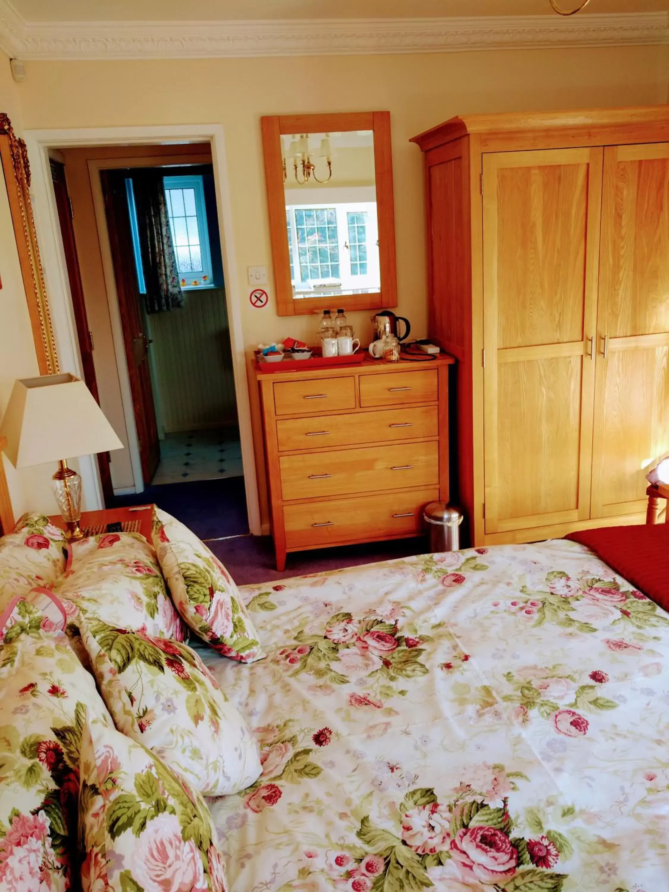 King Room with Garden View in Grove House Bed & Breakfast King Room with Garden View in Grove House Bed & Breakfast