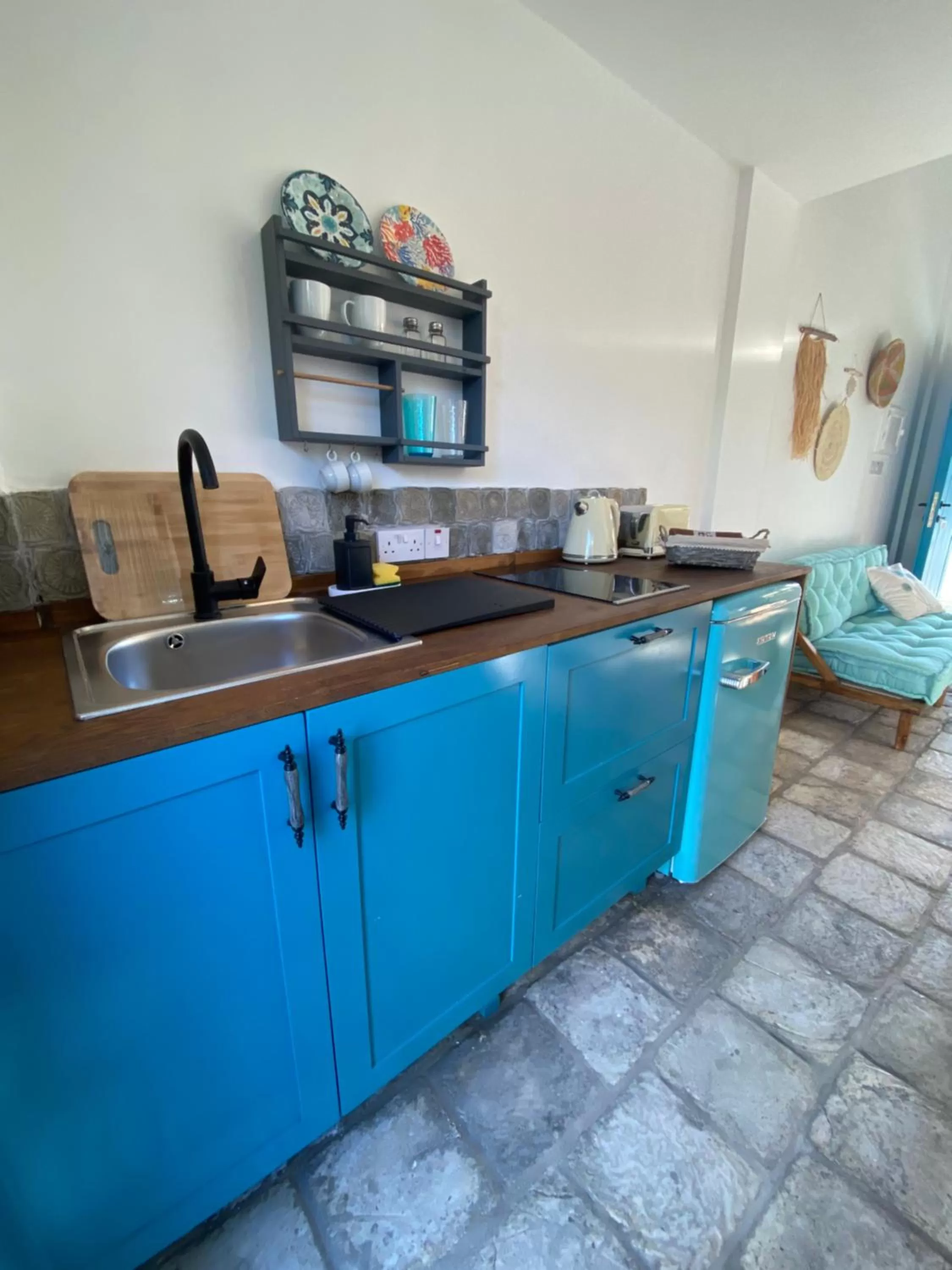 Kitchen or kitchenette in Sunside Inn Hotel