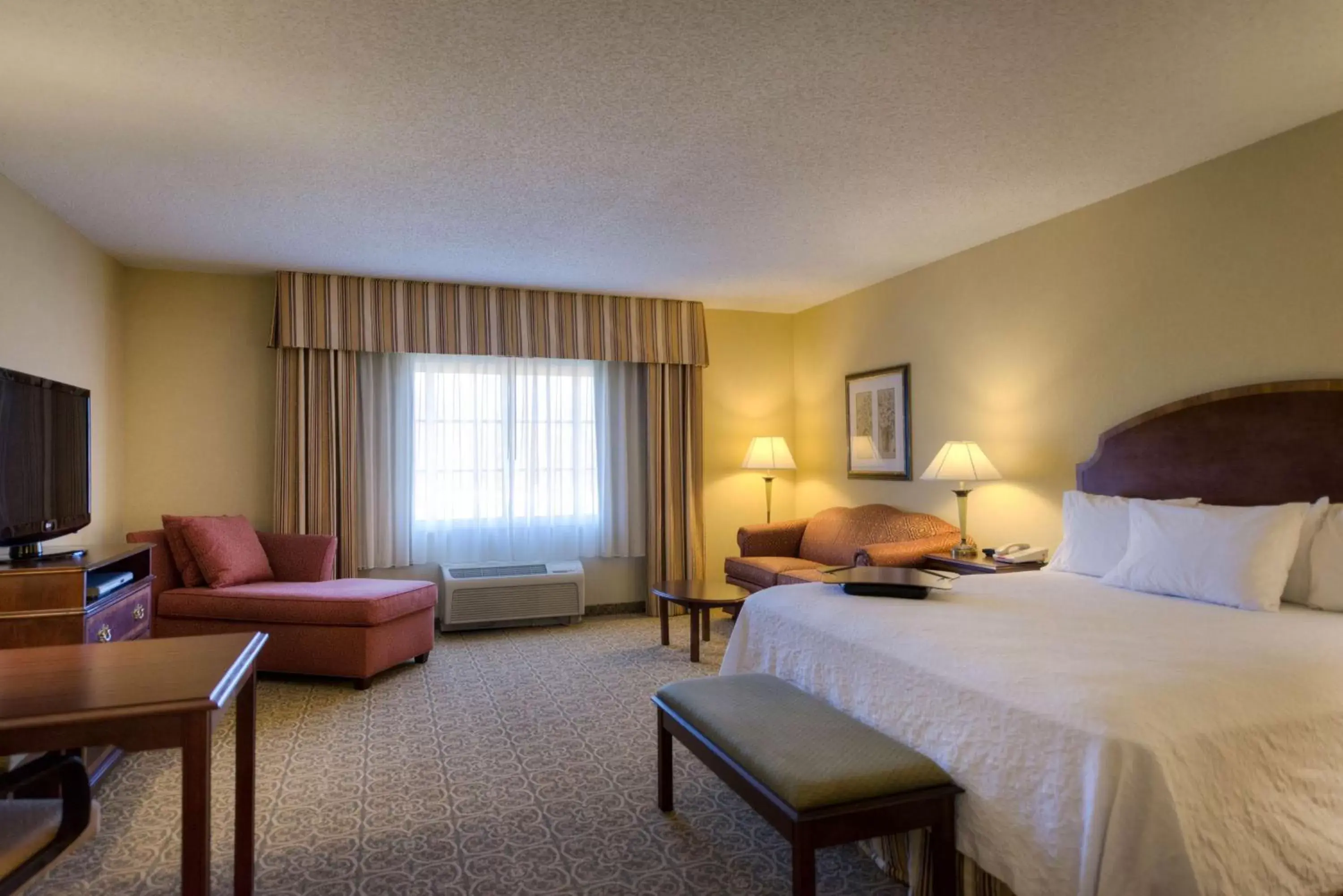 Bed in Hampton Inn & Suites - Vicksburg