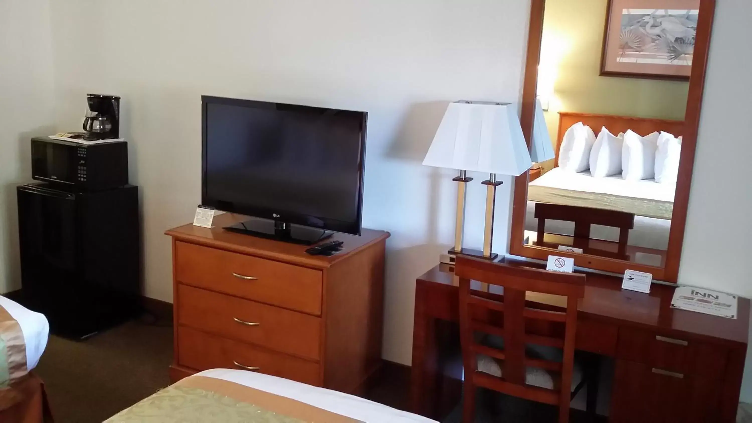 TV and multimedia, TV/Entertainment Center in Ramada by Wyndham Temple Terrace/Tampa North