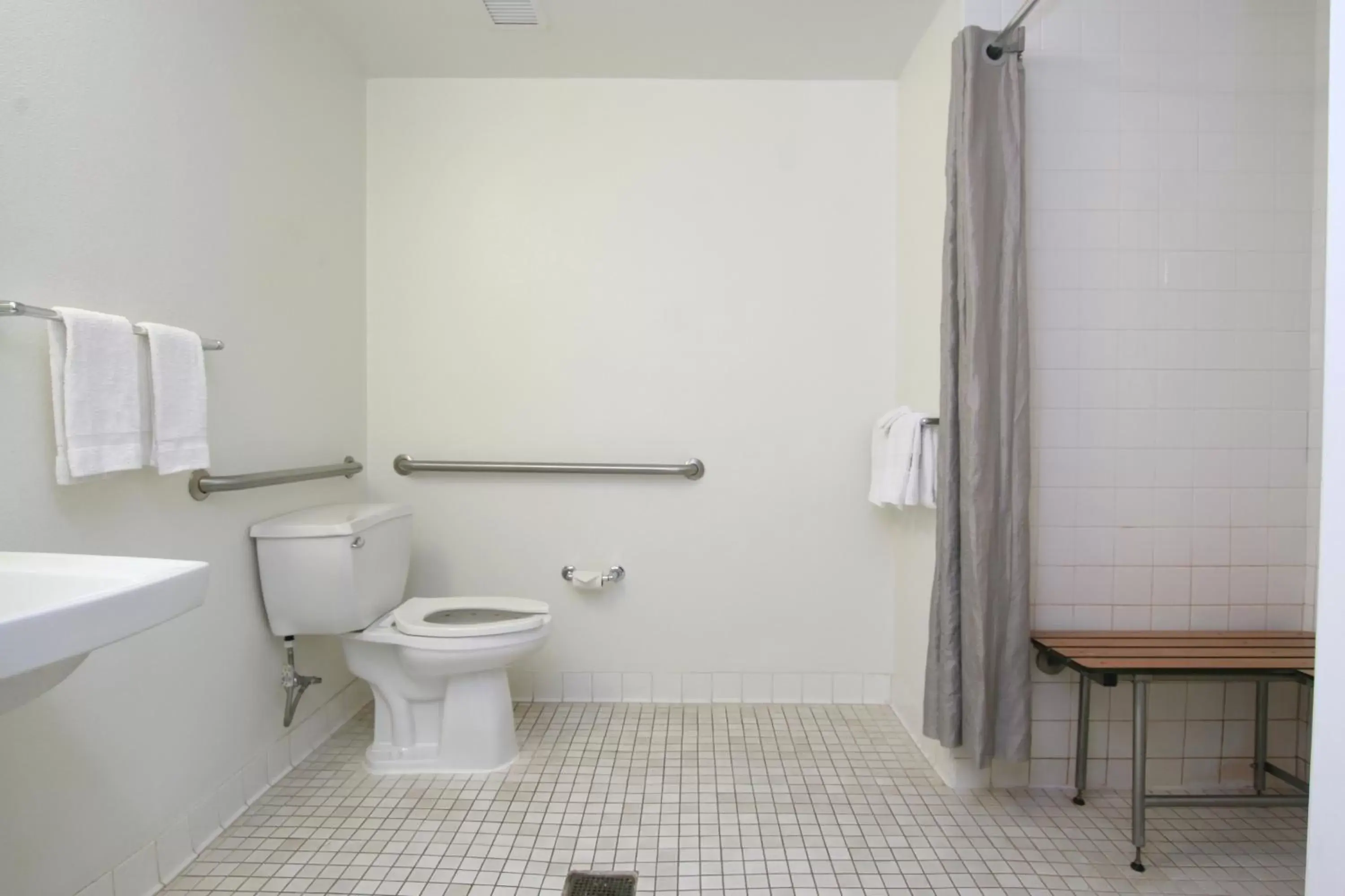 Bathroom in Motel 6-Colchester, VT - Burlington