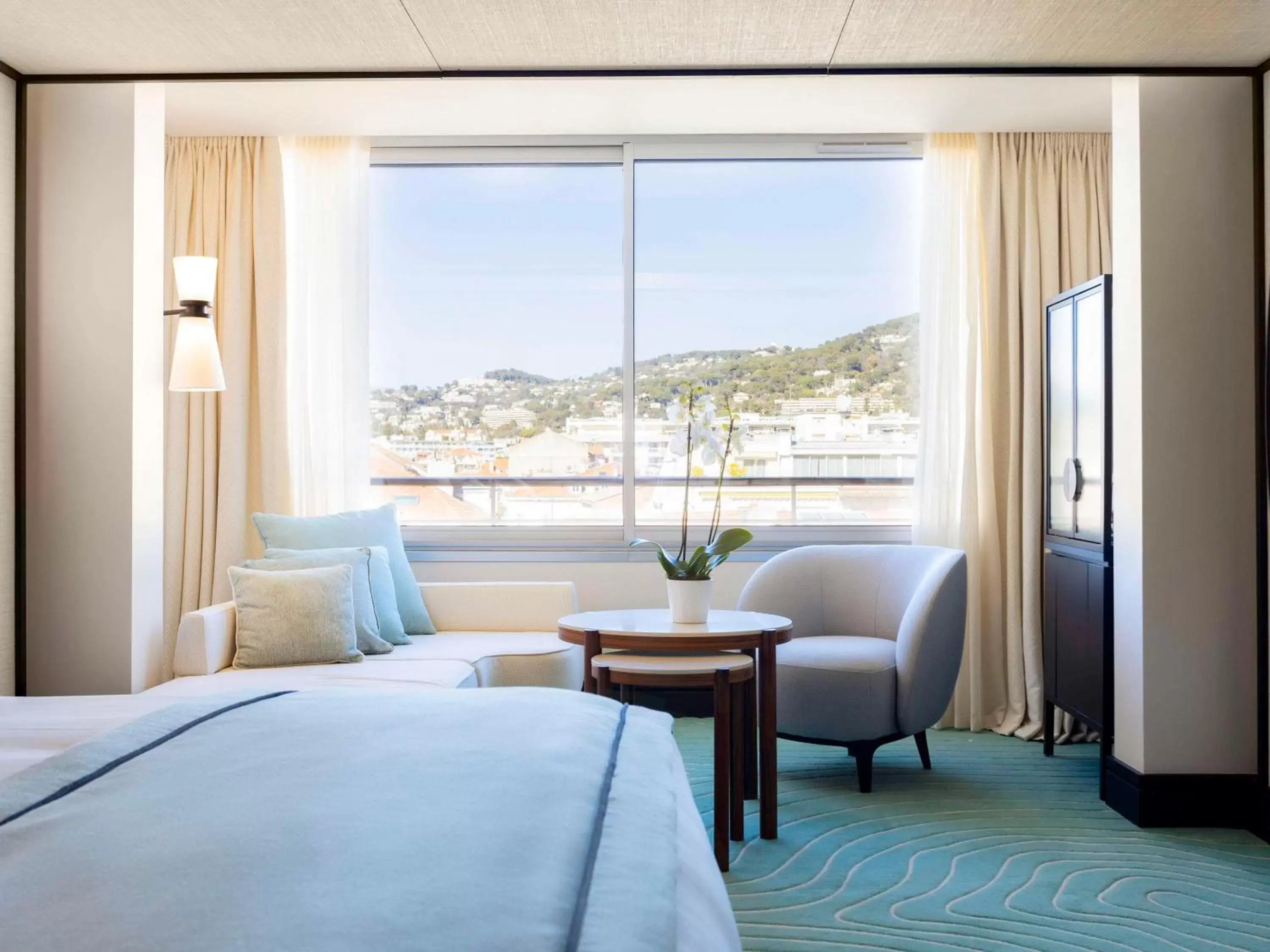 Bedroom in Mondrian Cannes
