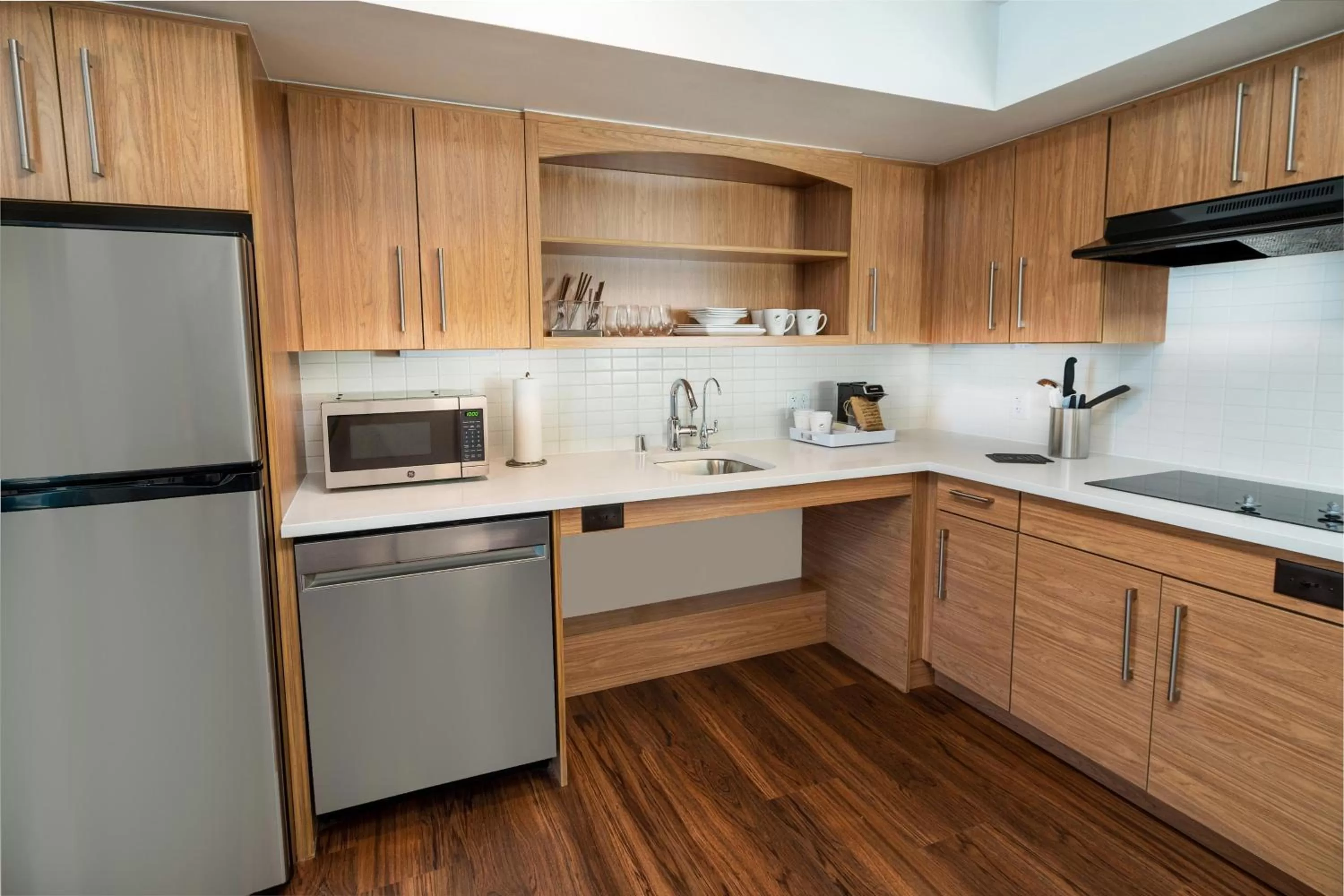 Kitchen or kitchenette in Element Sacramento Airport