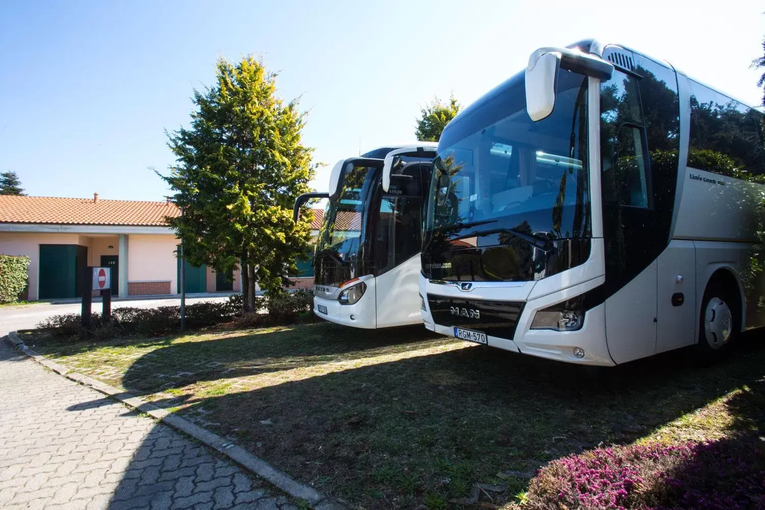 Garden, Property Building in Airport Hotel Malpensa