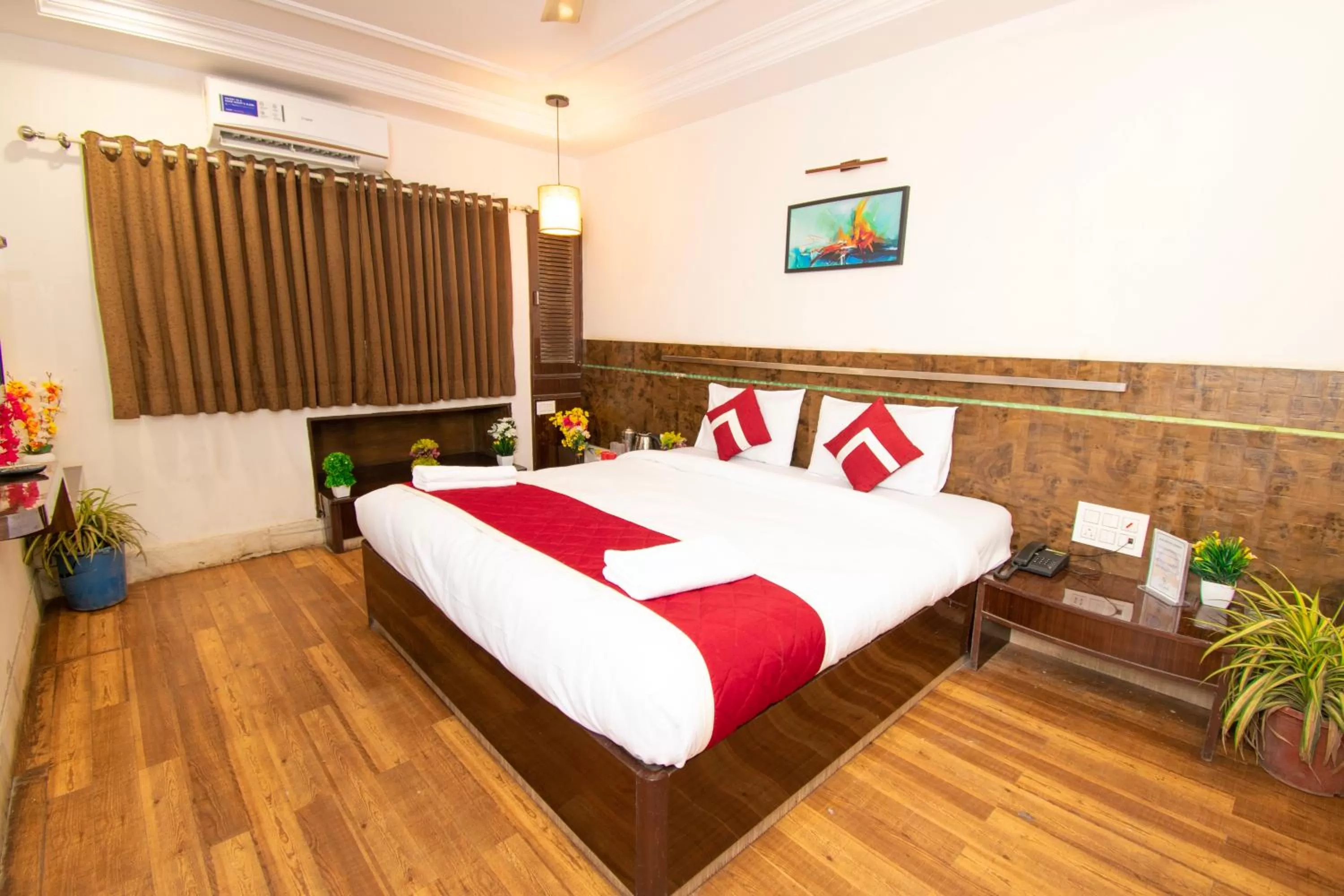 Hotel Shirdi Park Inn 80 Meters From Sai Samadhi Temple