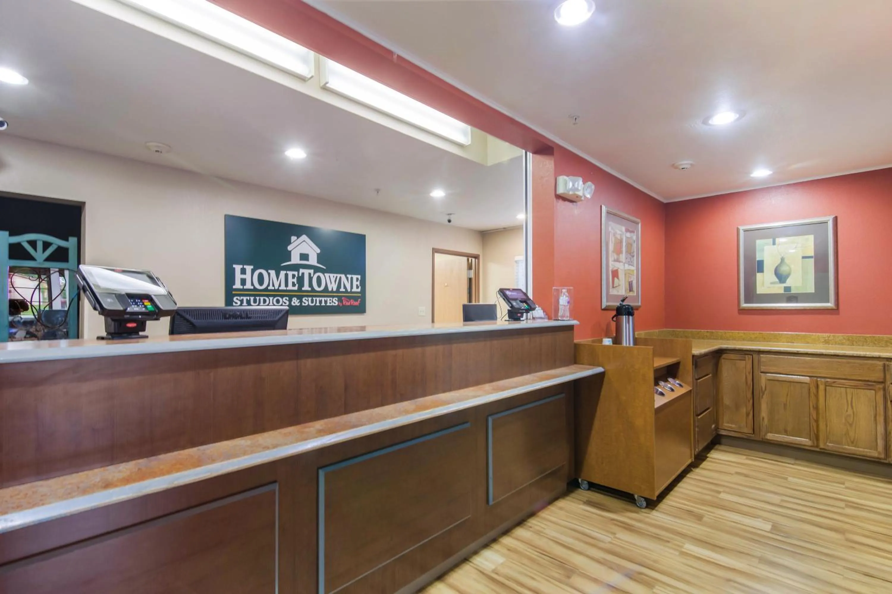 Lobby or reception in HomeTowne Studios & Suites by Red Roof Bentonville