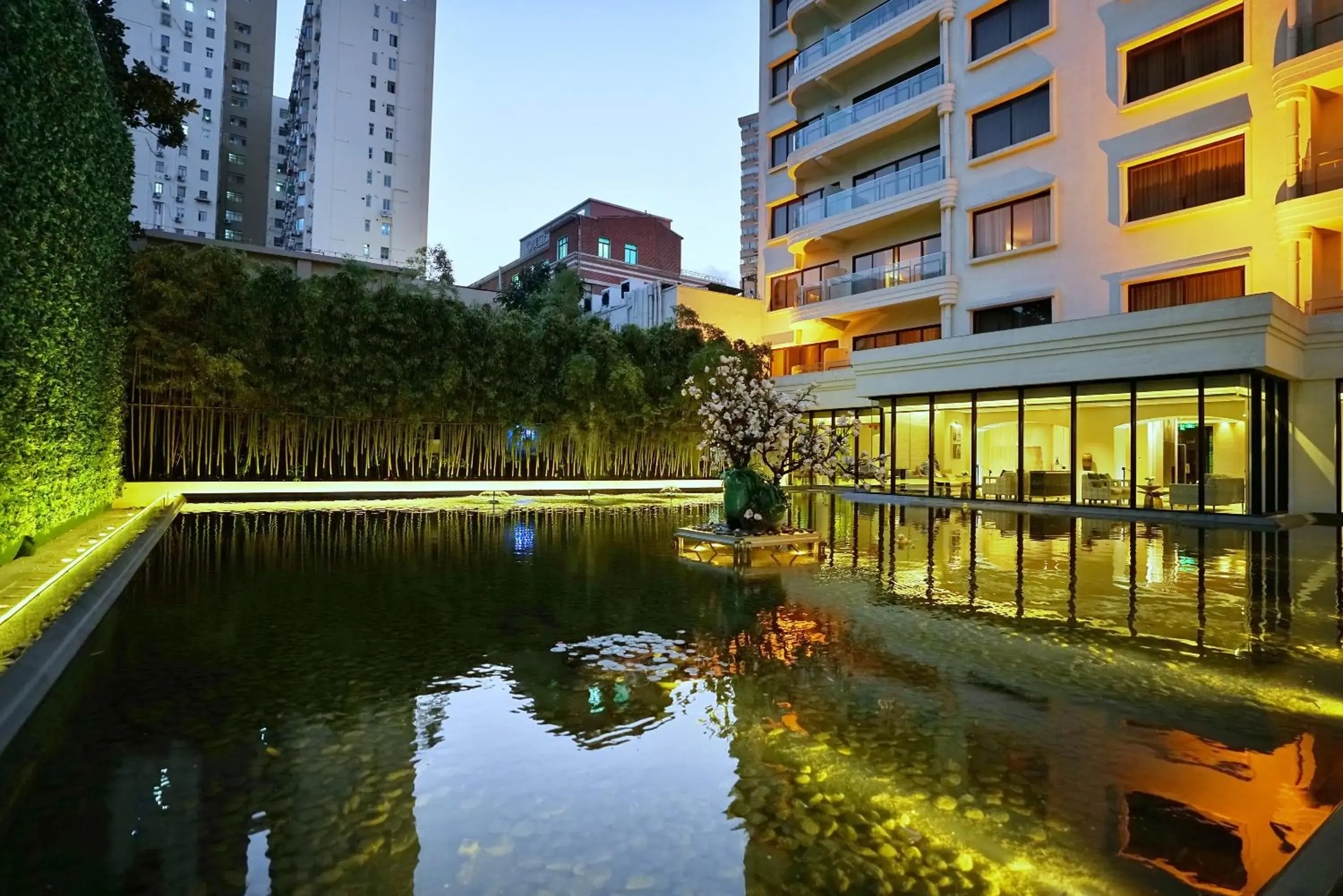 Garden view, Swimming Pool in Metropolo Classiq Dahua Hotel Shanghai Jingan