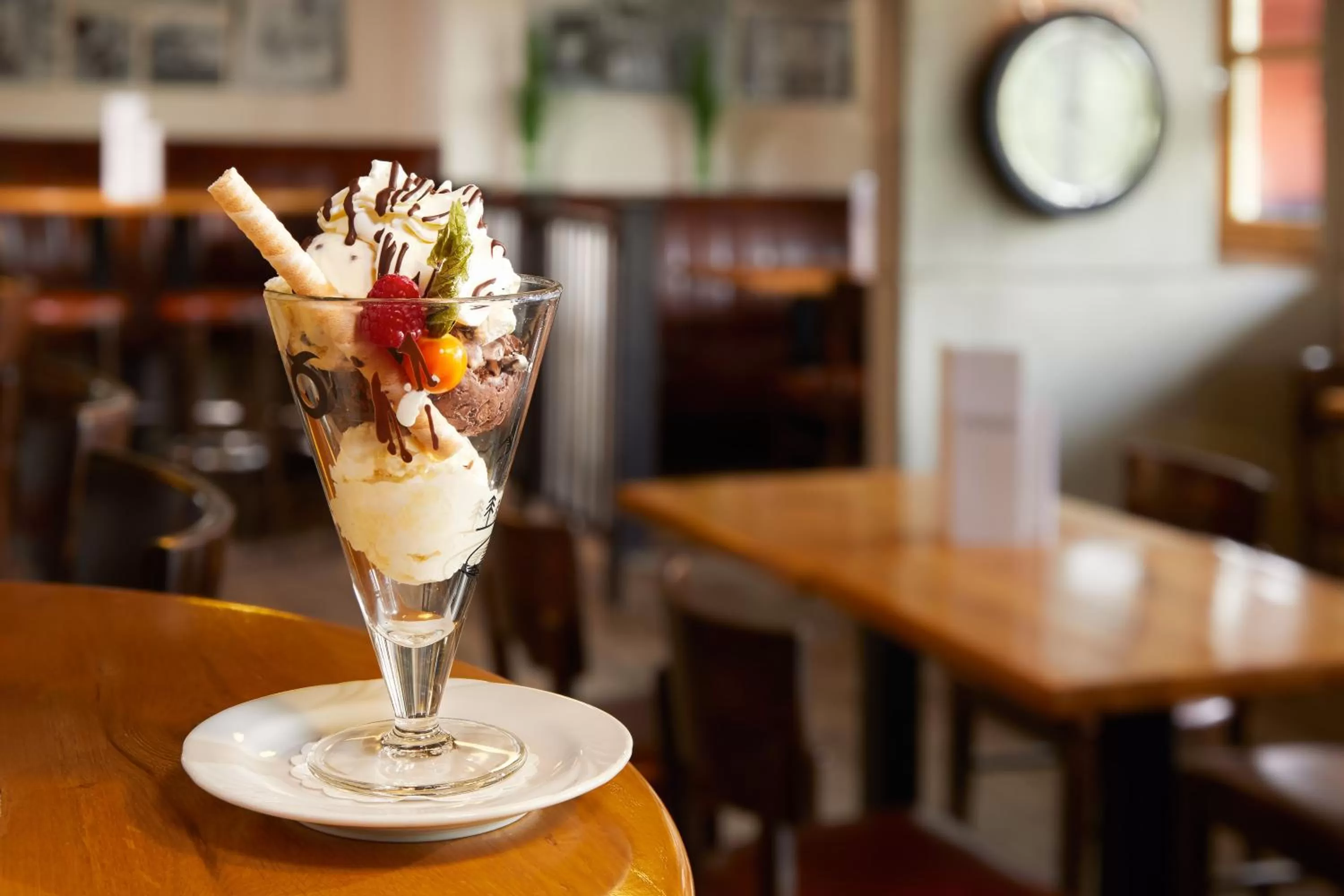 Restaurant/places to eat in Hotel Simon's Plaza