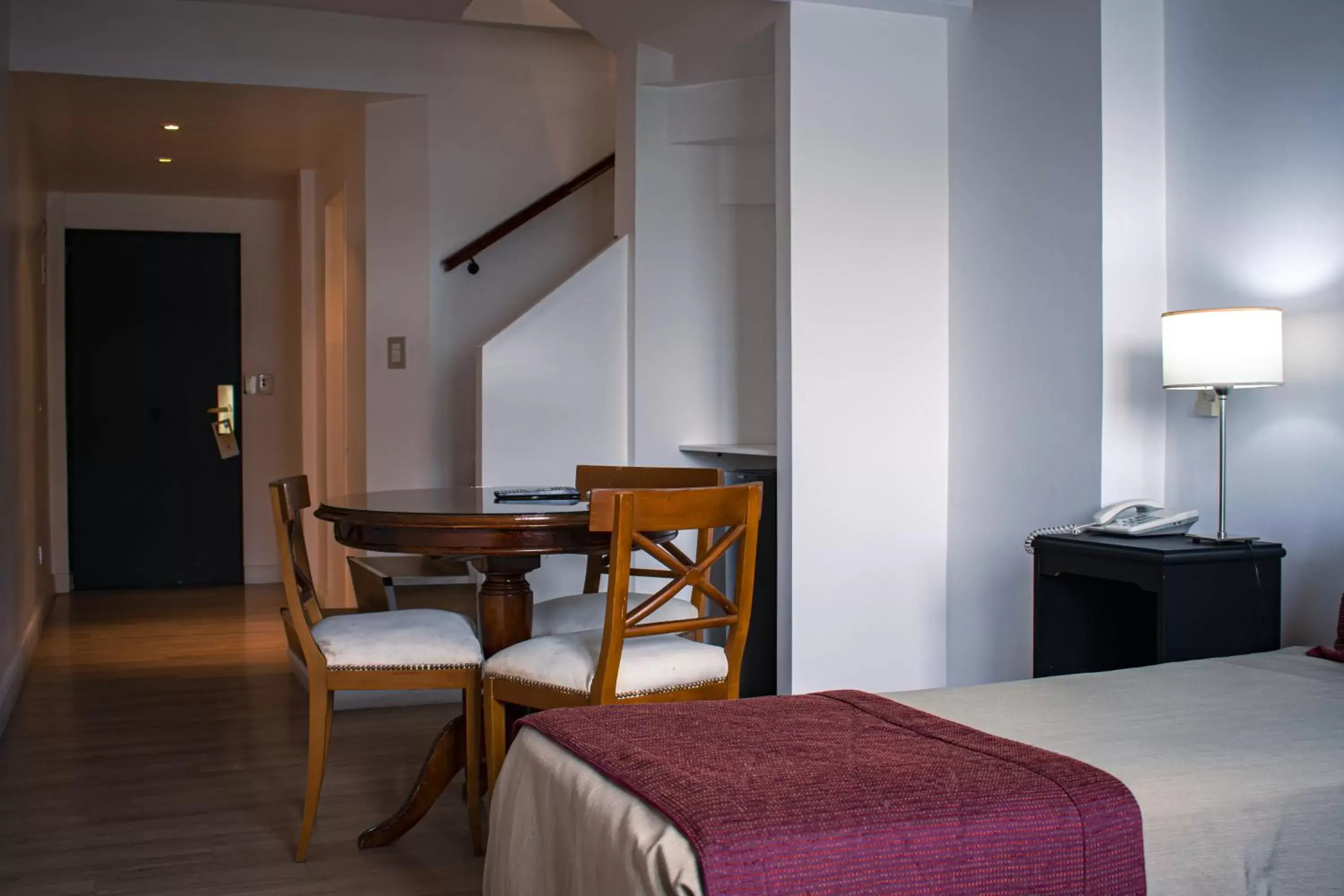 Living room, Bed in Gran Hotel Buenos Aires