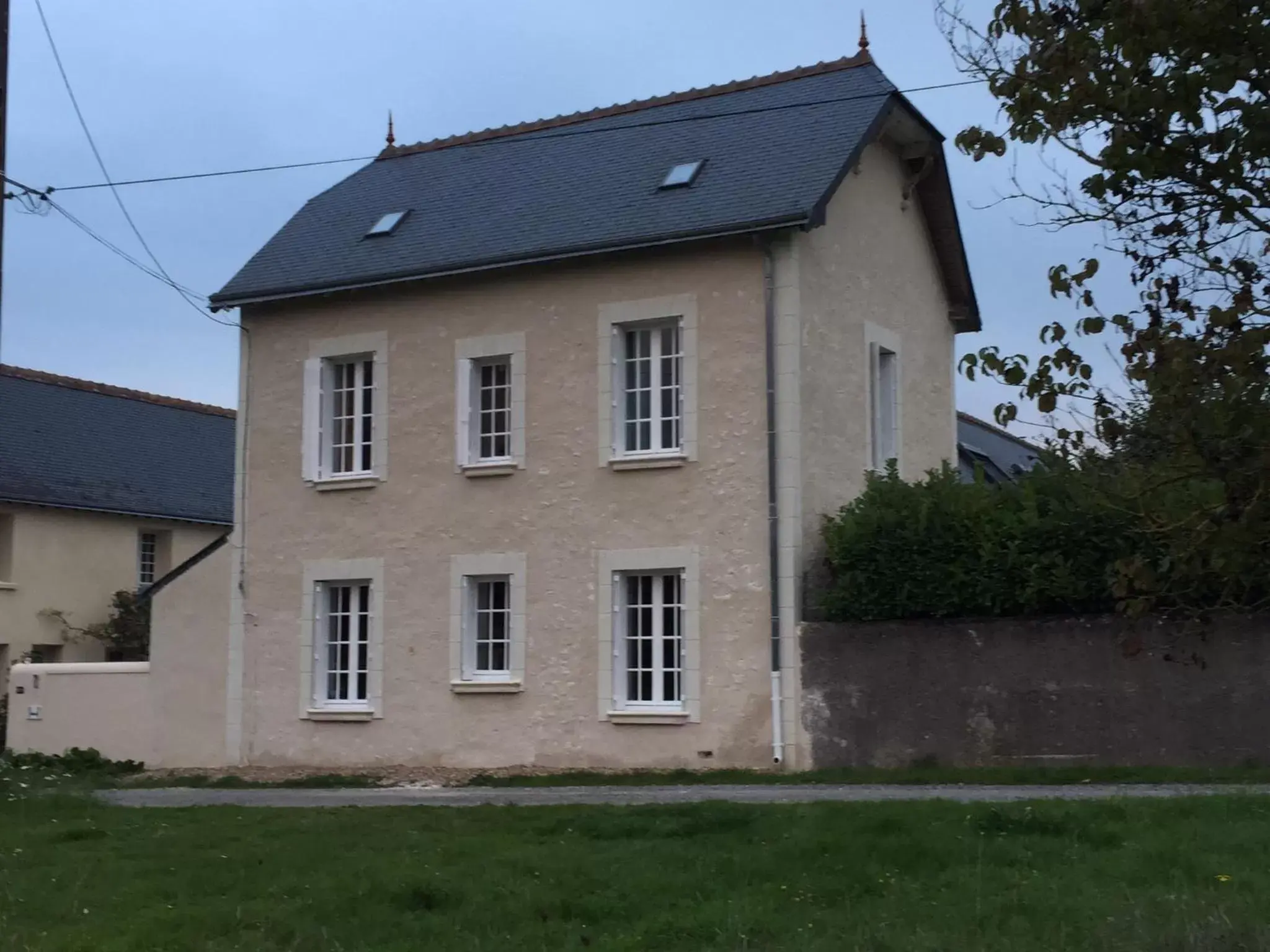 Property Building in Les Colonnes De Chanteloup