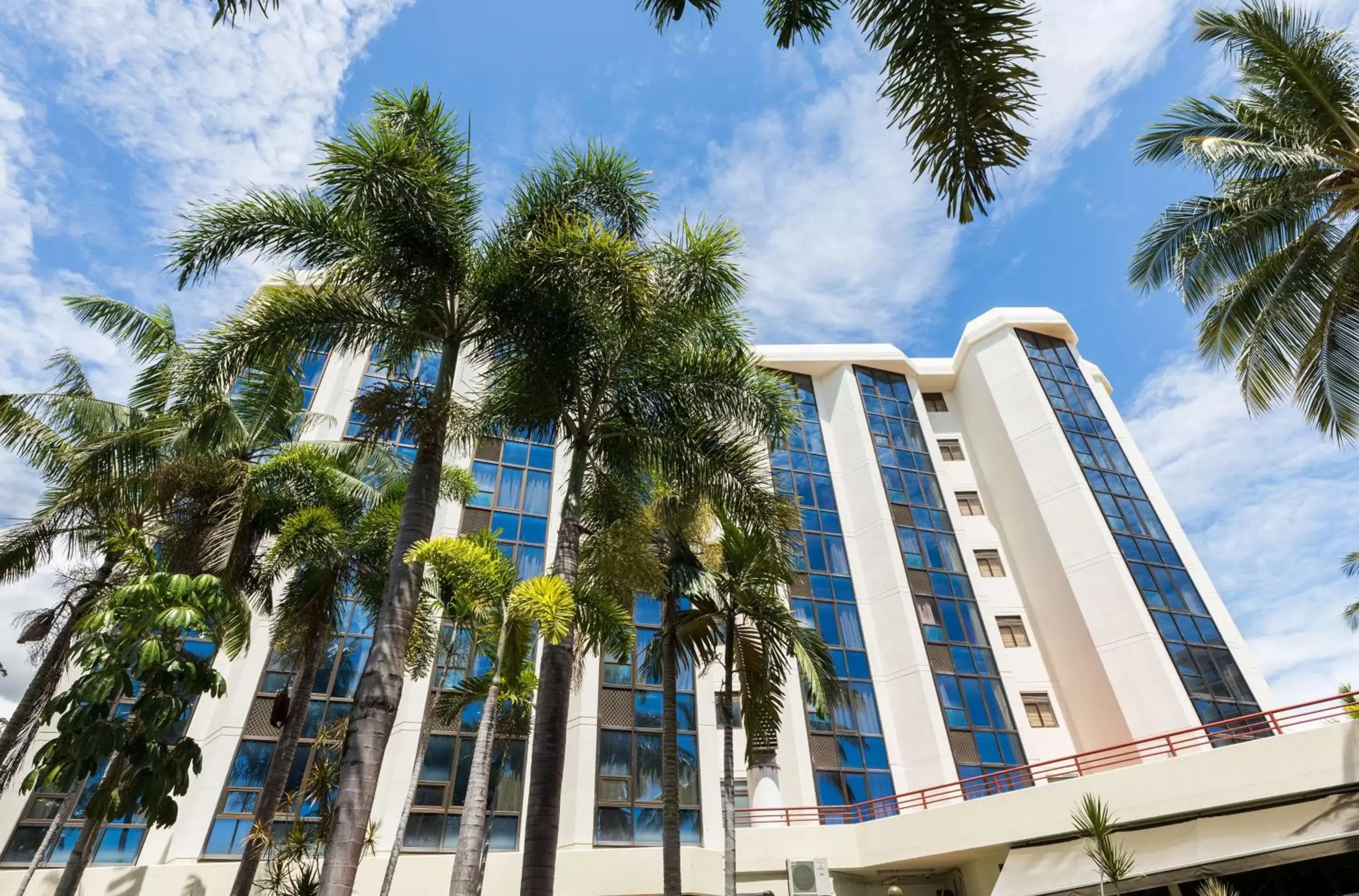 Property building, Pool View in Rydges Southbank Townsville