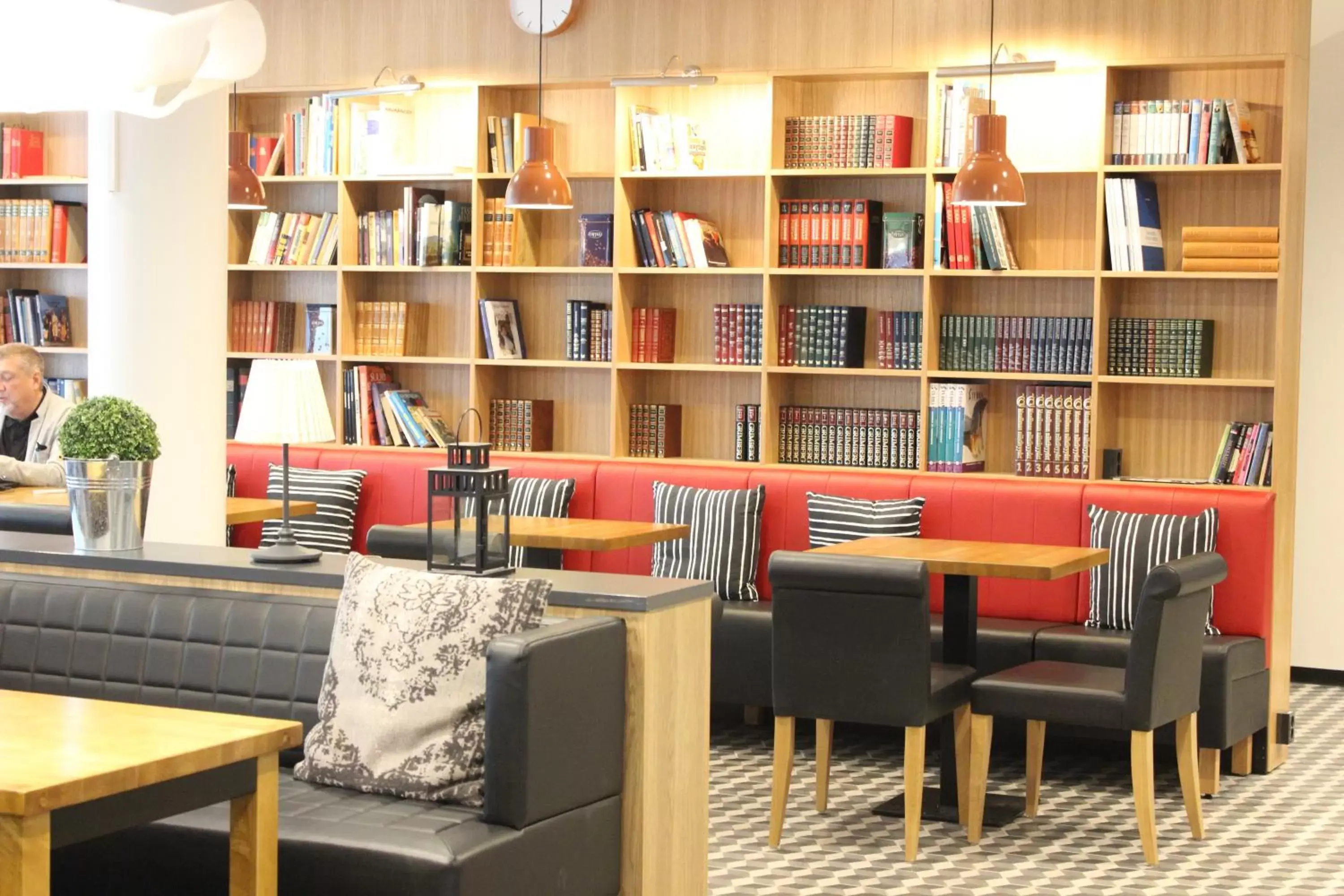 Lobby or reception, Library in Original Sokos Hotel Valjus Kajaani