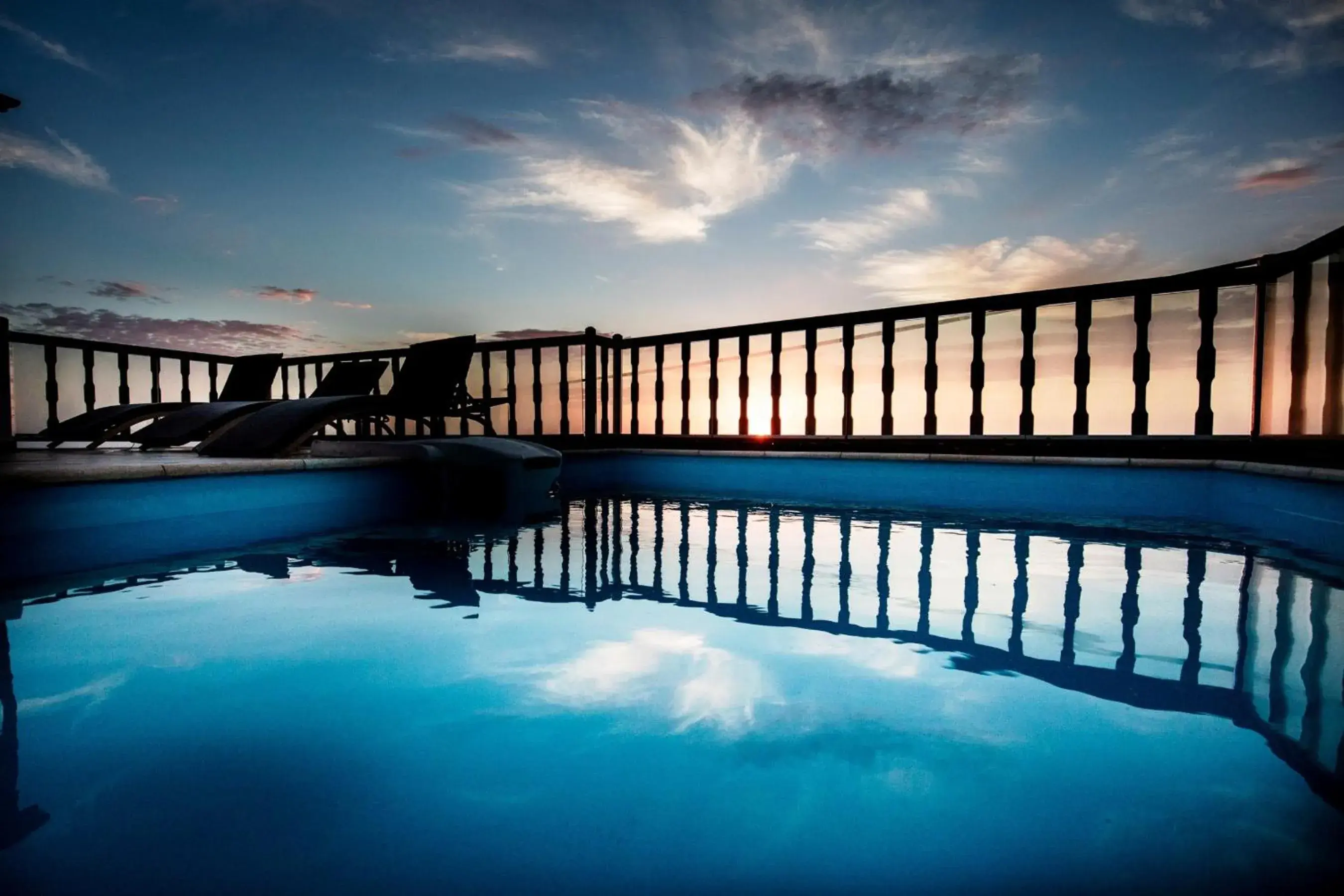 Swimming Pool in Amerisa Suites