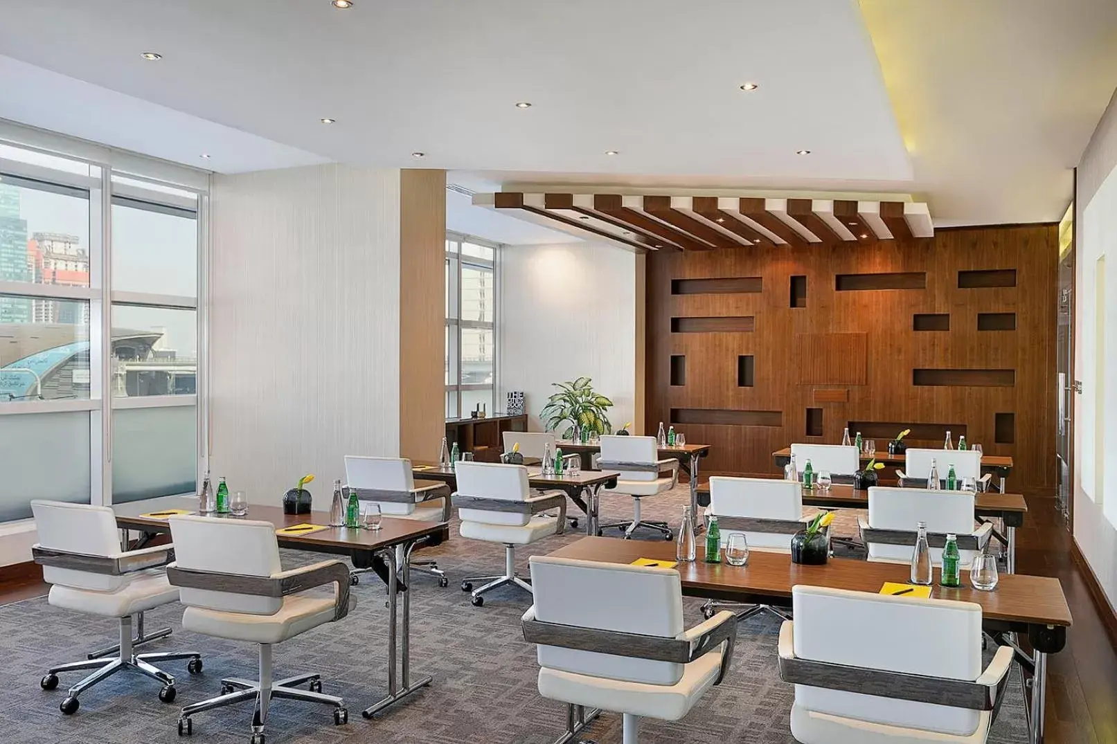 Business facilities, Restaurant/Places to Eat in voco Dubai, an IHG Hotel