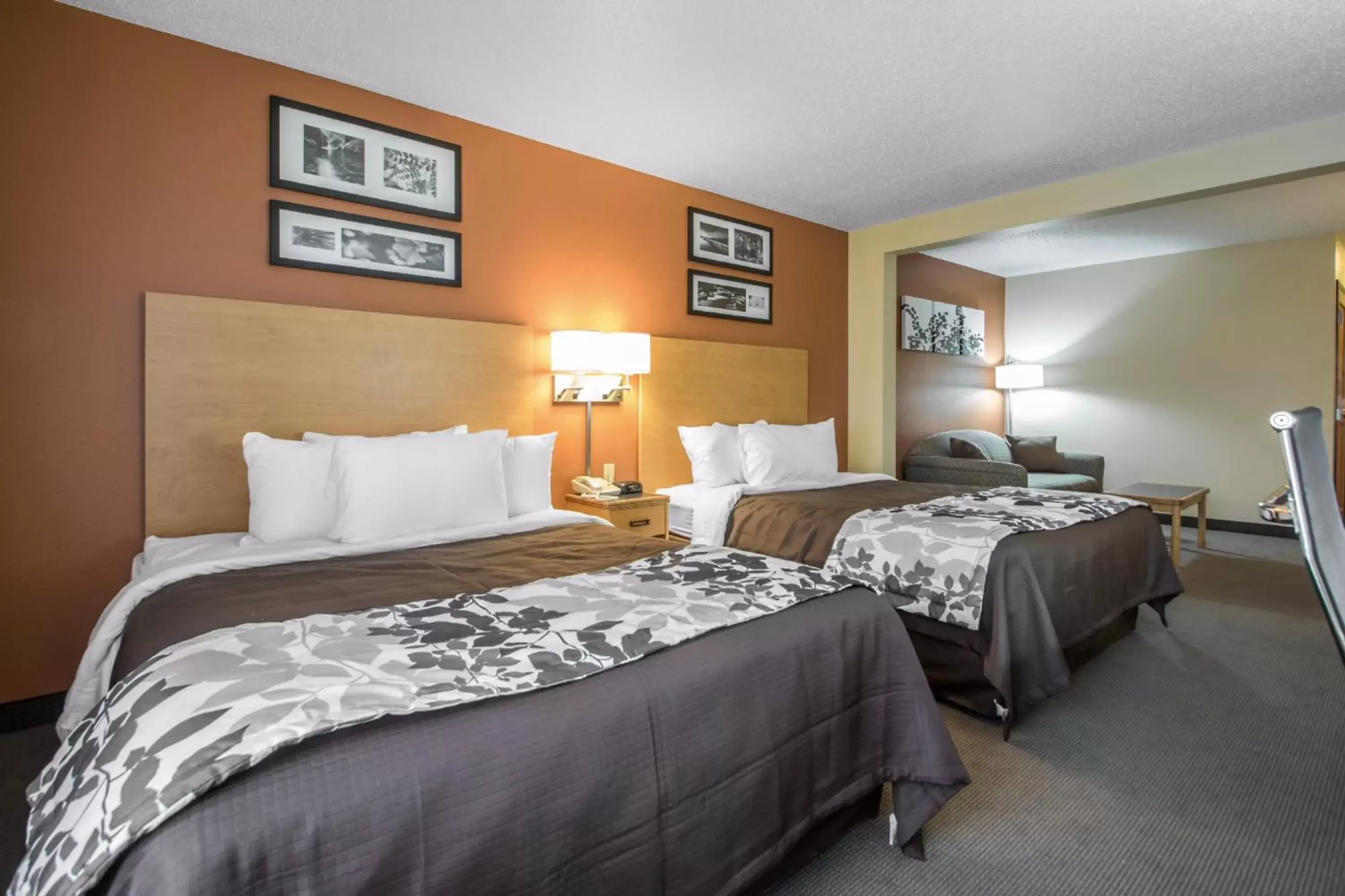 Queen Suite with Two Queen Beds - Non-Smoking in Sleep Inn & Suites Sheboygan I-43