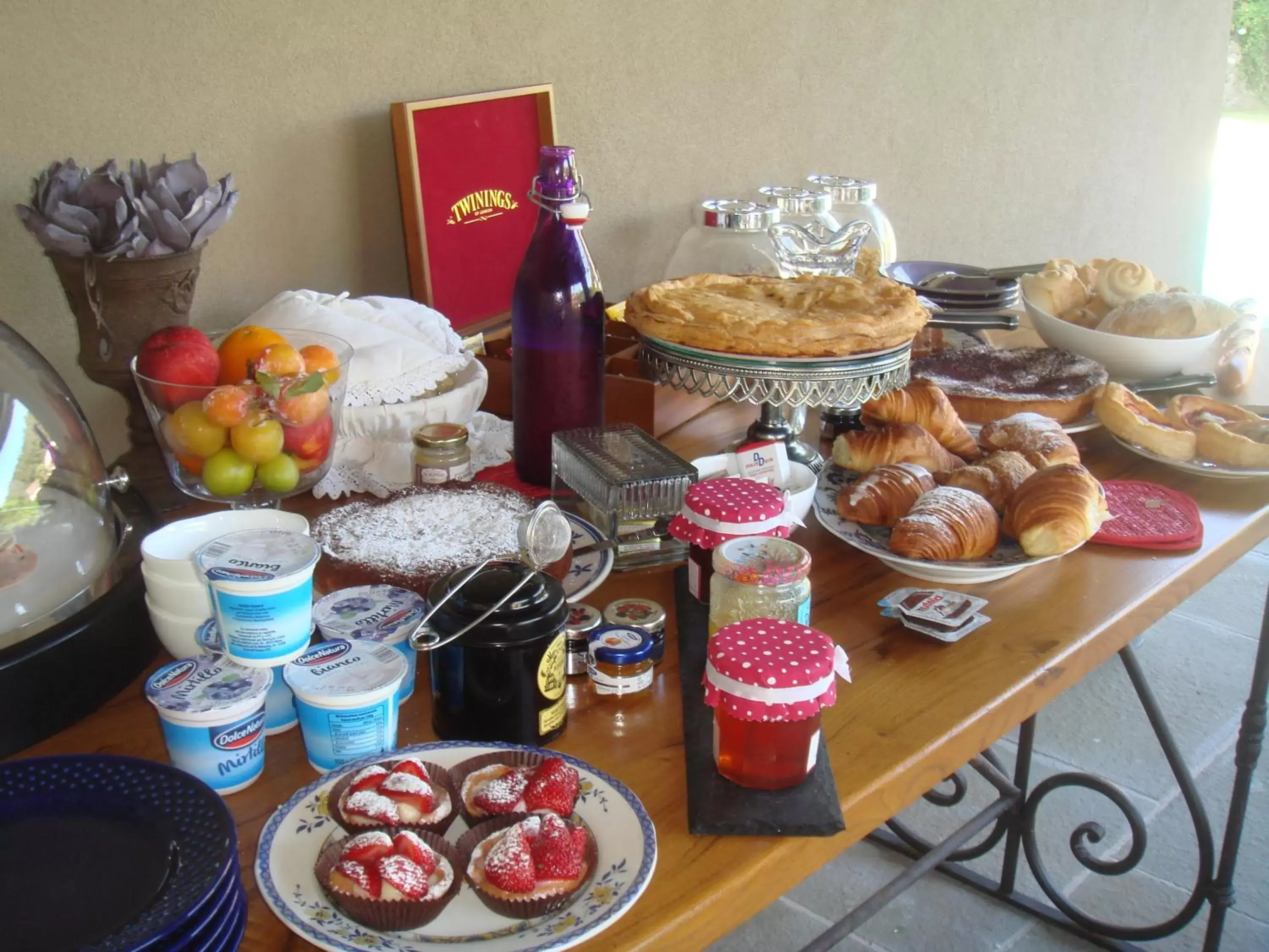 Continental breakfast in B&B Pieve Degli Artisti