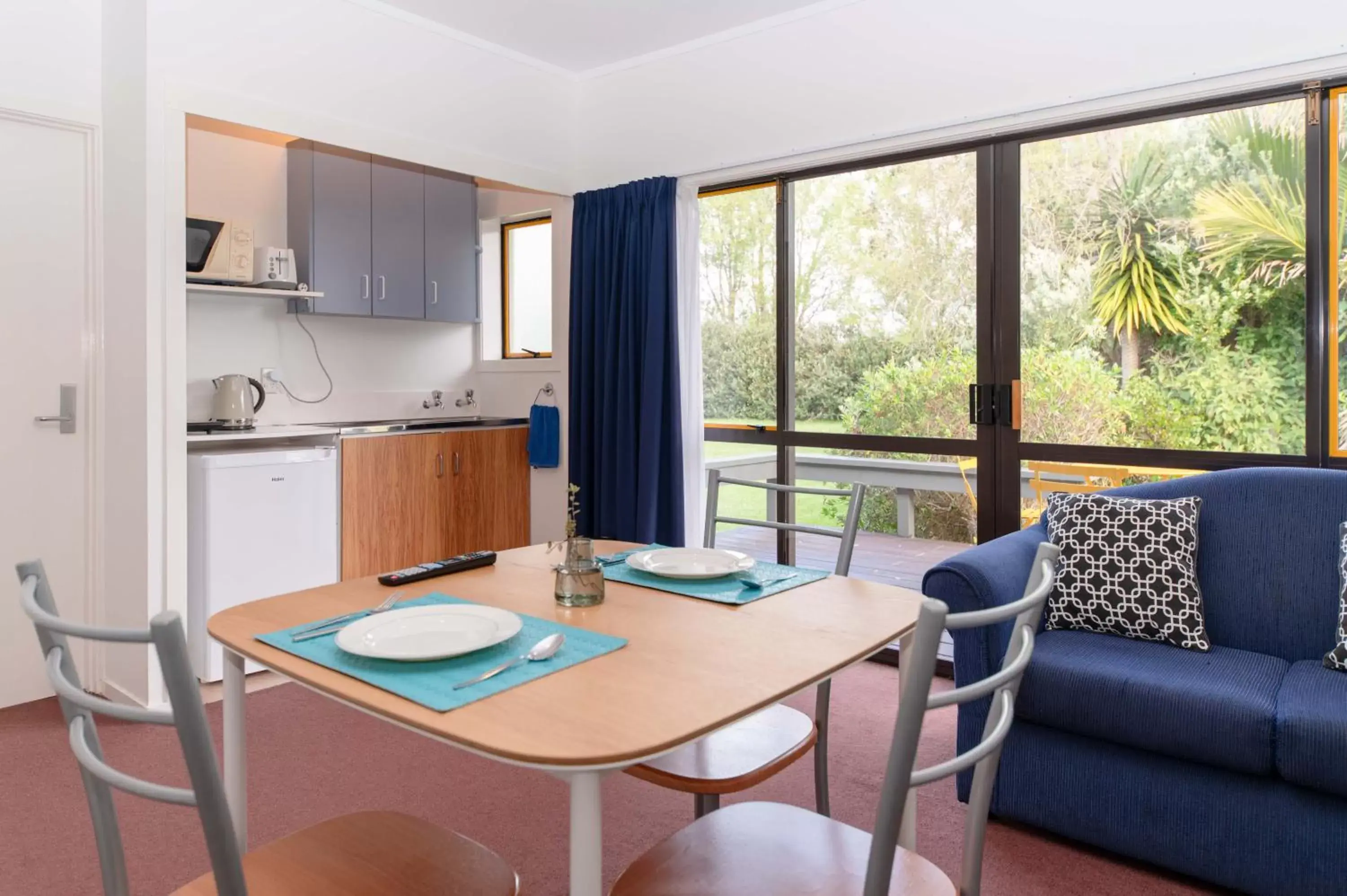 Family, Dining Area in Aotearoa Lodge