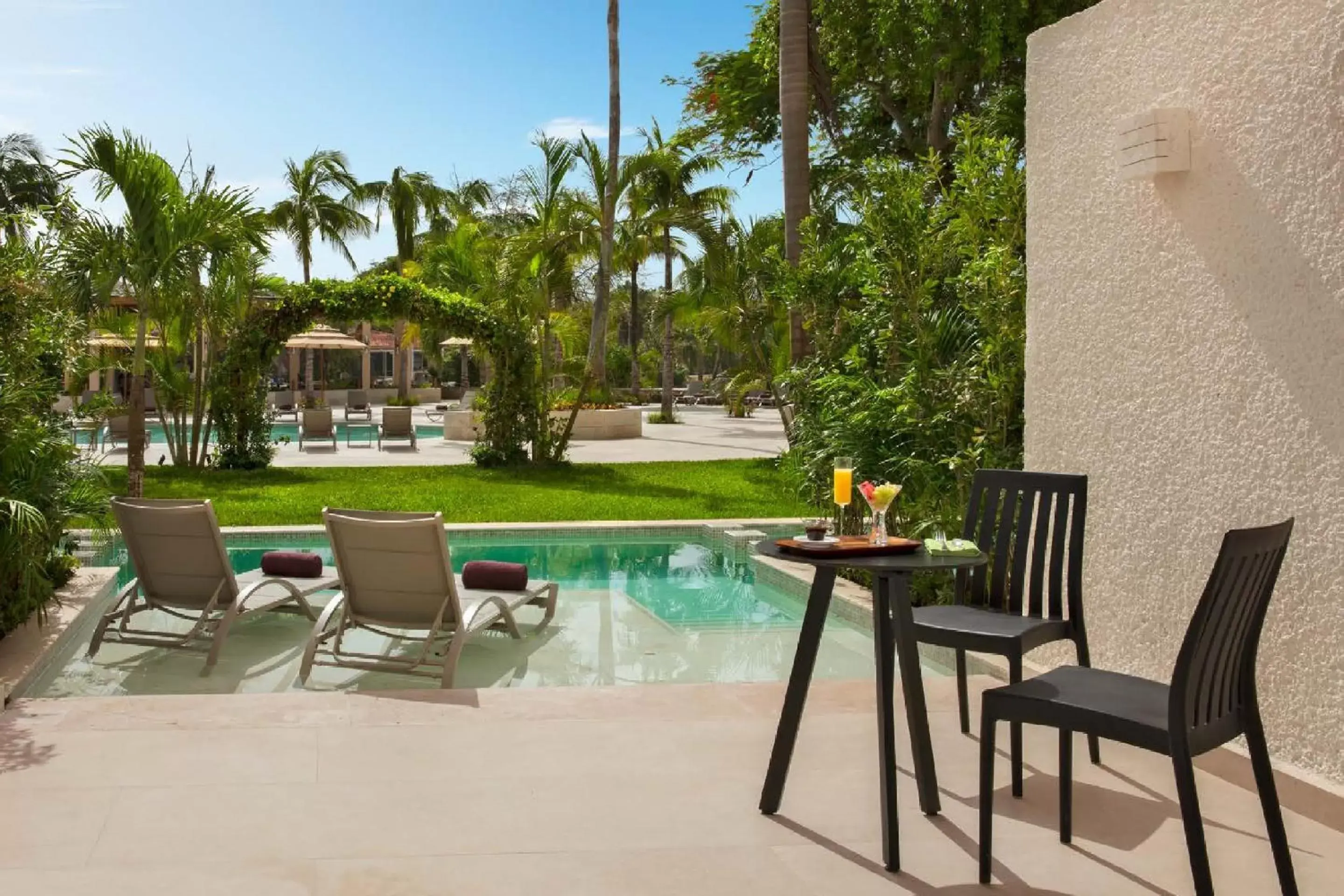 Balcony/Terrace, Swimming Pool in Dreams Aventuras Riviera Maya