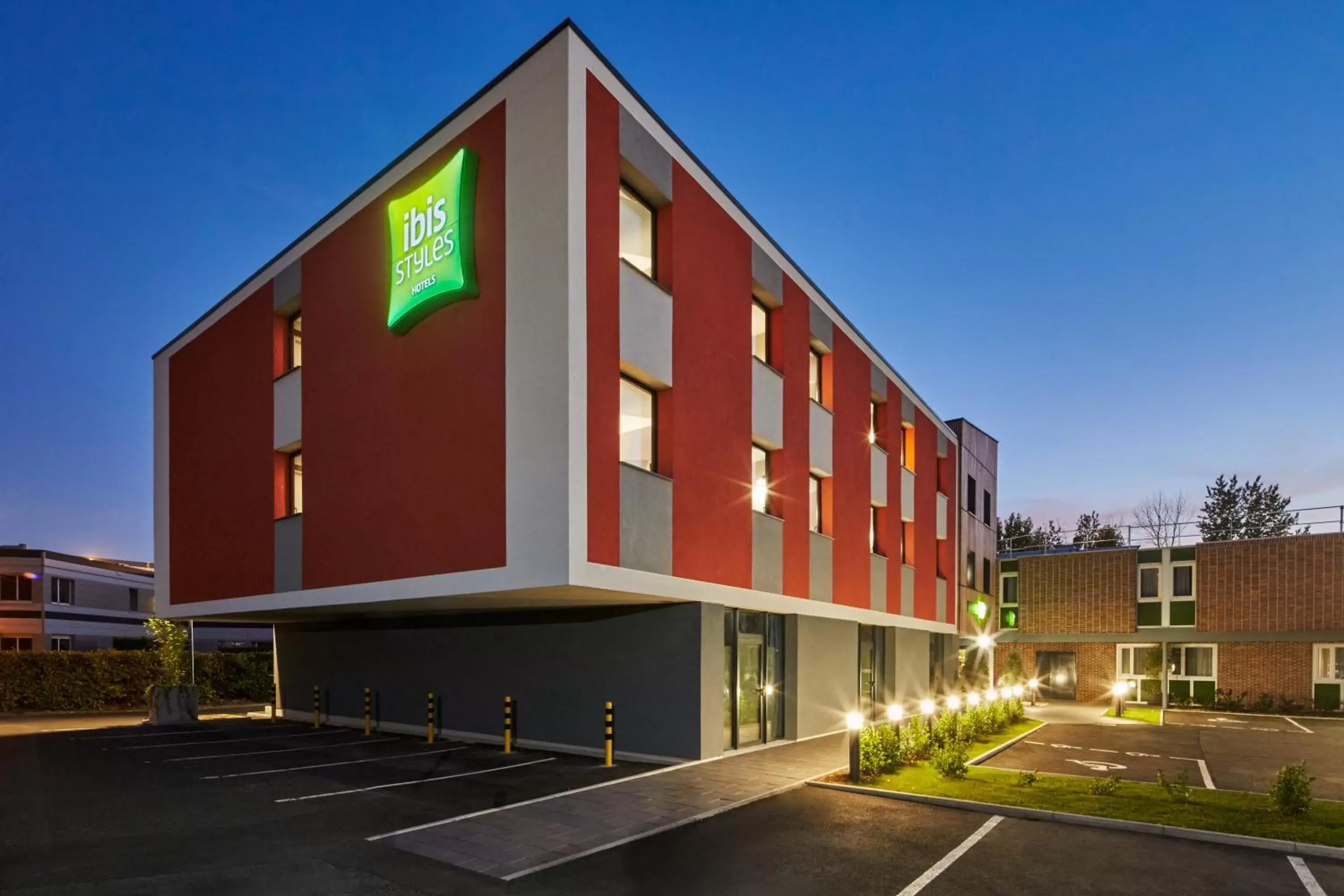 Property Building in ibis Styles Evry Lisses