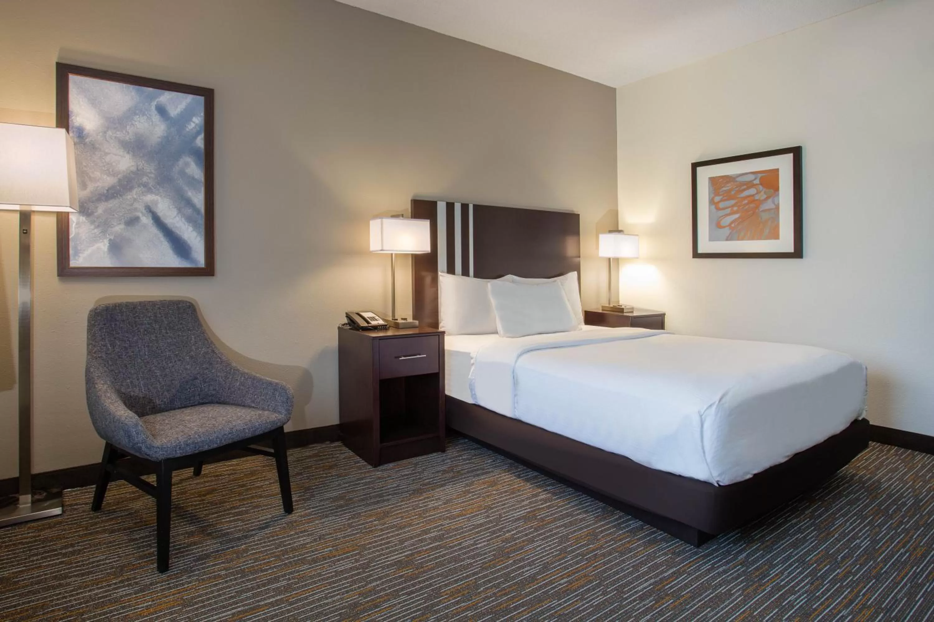 Bed in Wingate by Wyndham Gurnee