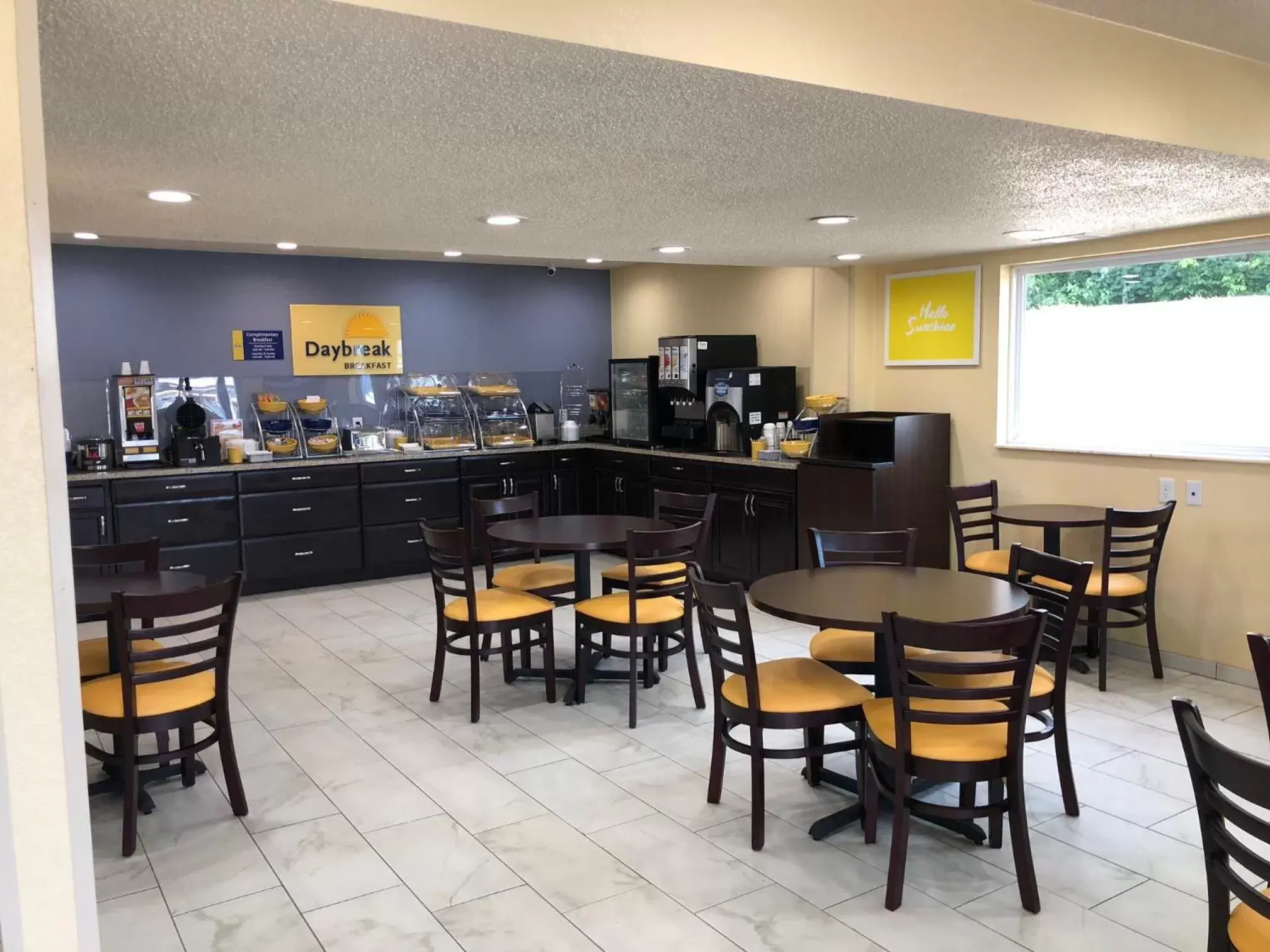 Coffee/tea facilities, Restaurant/Places to Eat in Days Inn by Wyndham Charles Town