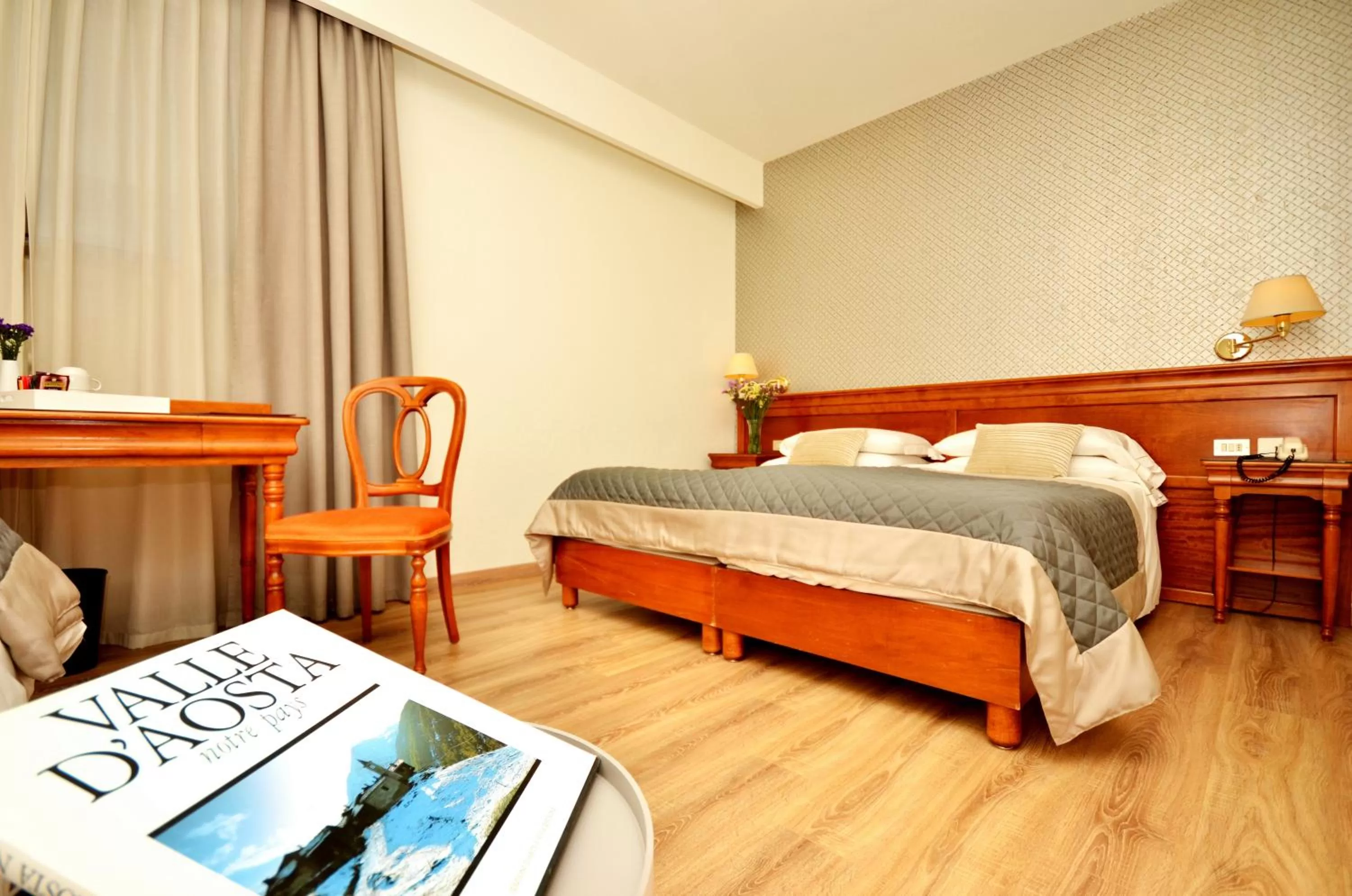 Photo of the whole room, Bed in Hotel Diana Jardin et Spa