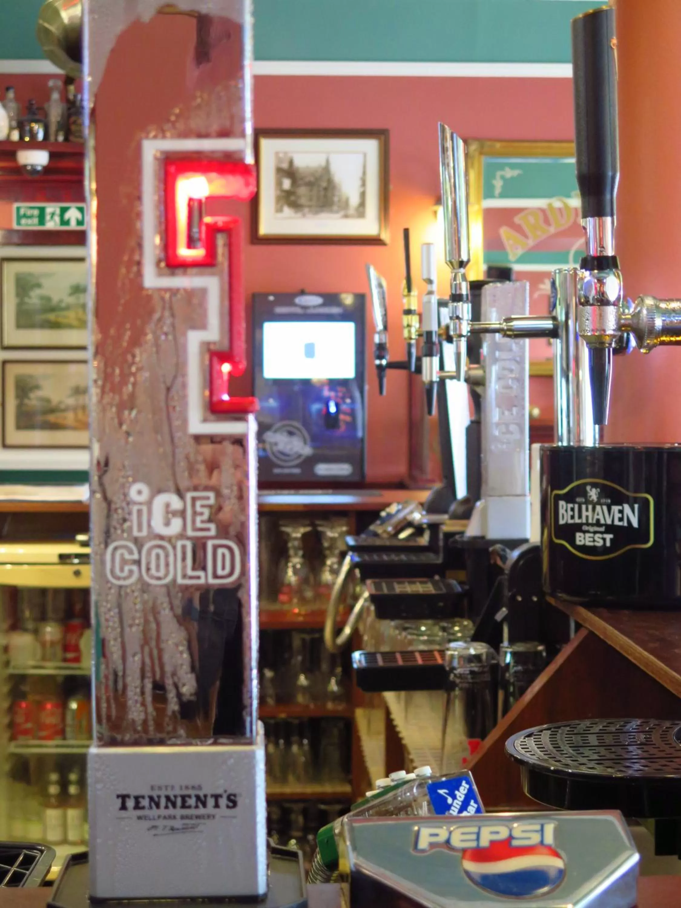 Lounge or bar, Drinks in Ardmillan Hotel