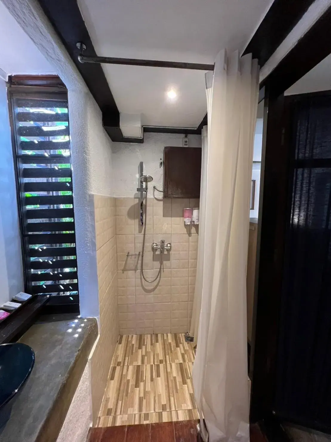 Property building, Bathroom in Banthai Village Hotel