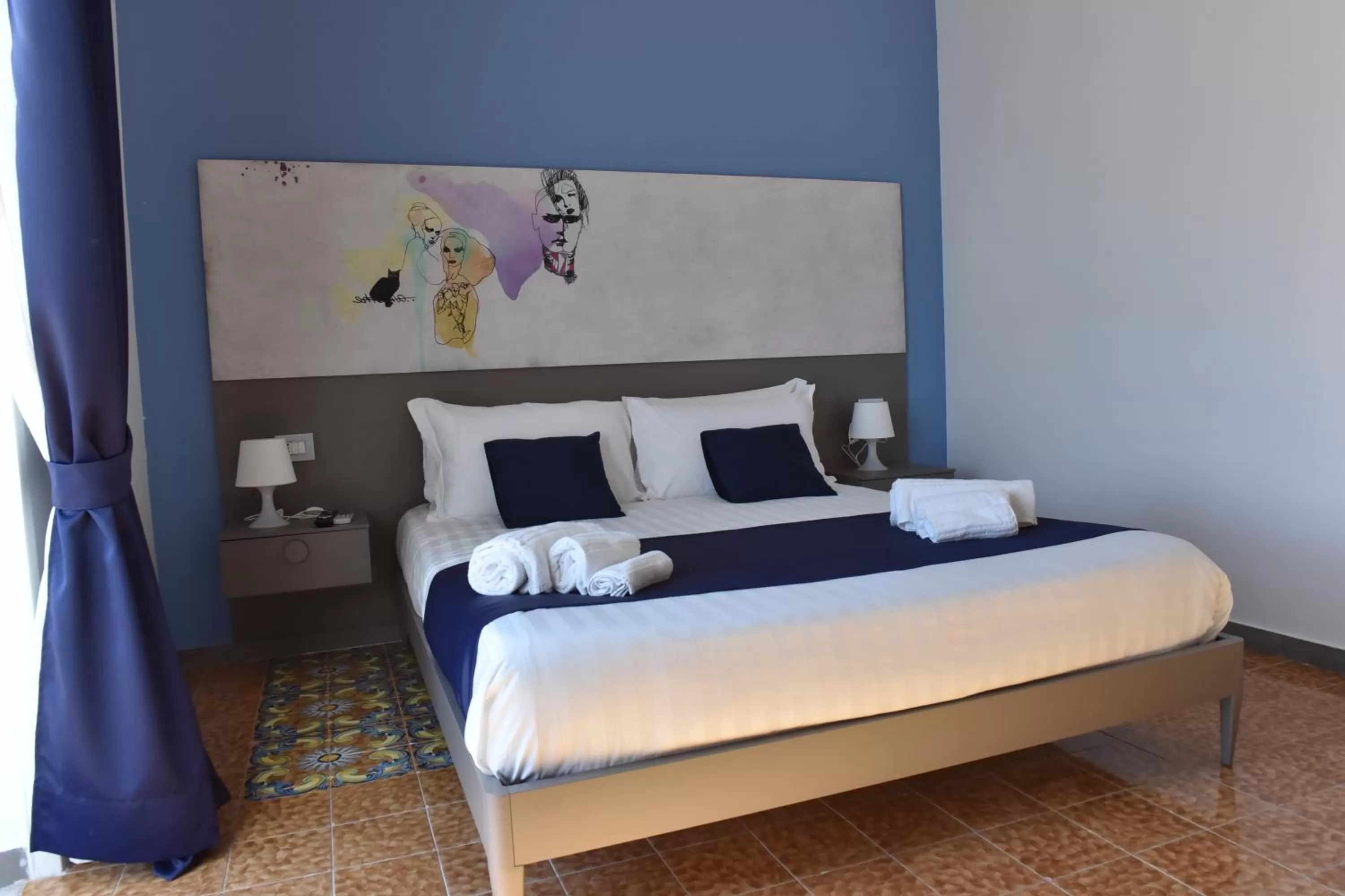 Photo of the whole room, Bed in Specchio di Parthenope B&B