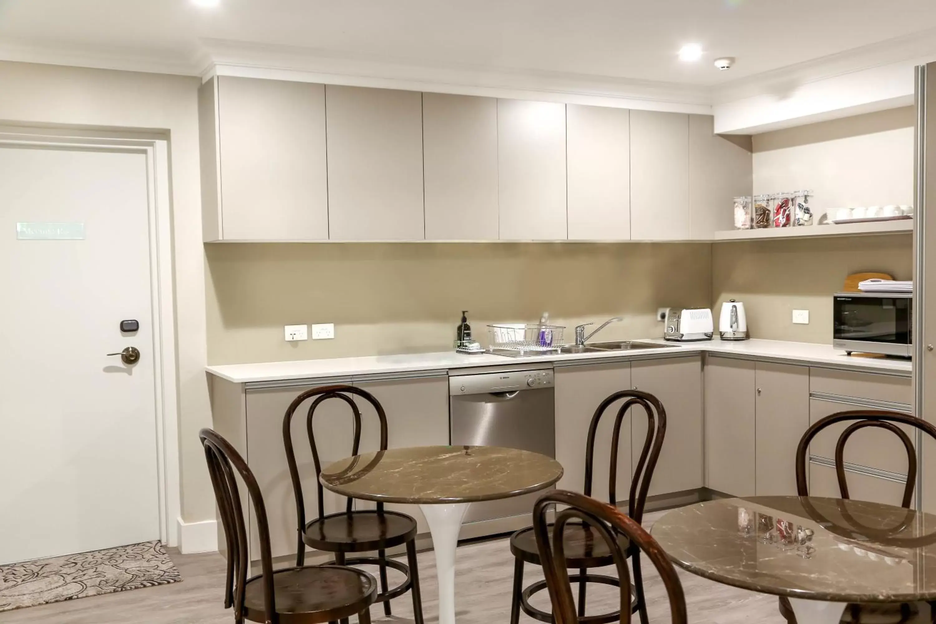 Communal kitchen, Kitchen/Kitchenette in The Lurline Randwick