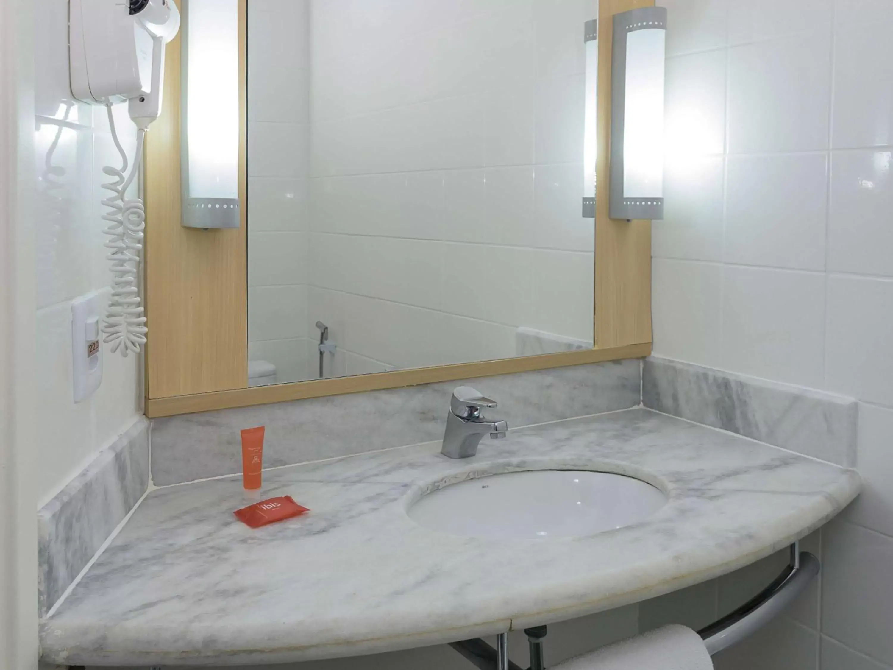 Photo of the whole room, Bathroom in ibis Aracaju