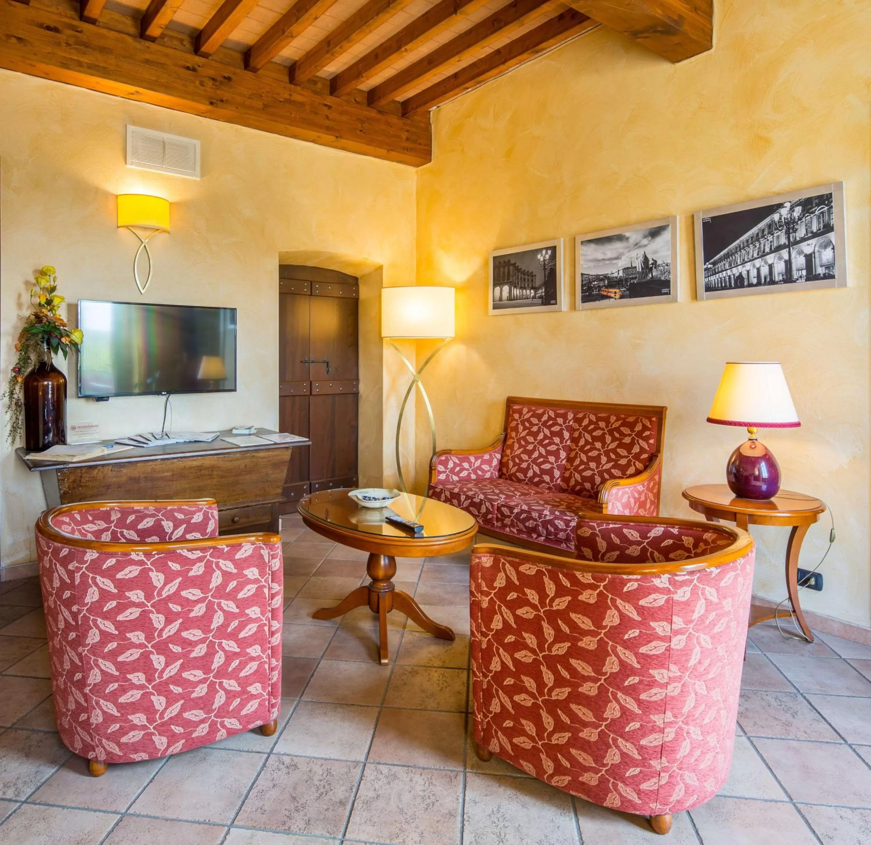 Lounge or bar in Best Western Plus Hotel Le Rondini