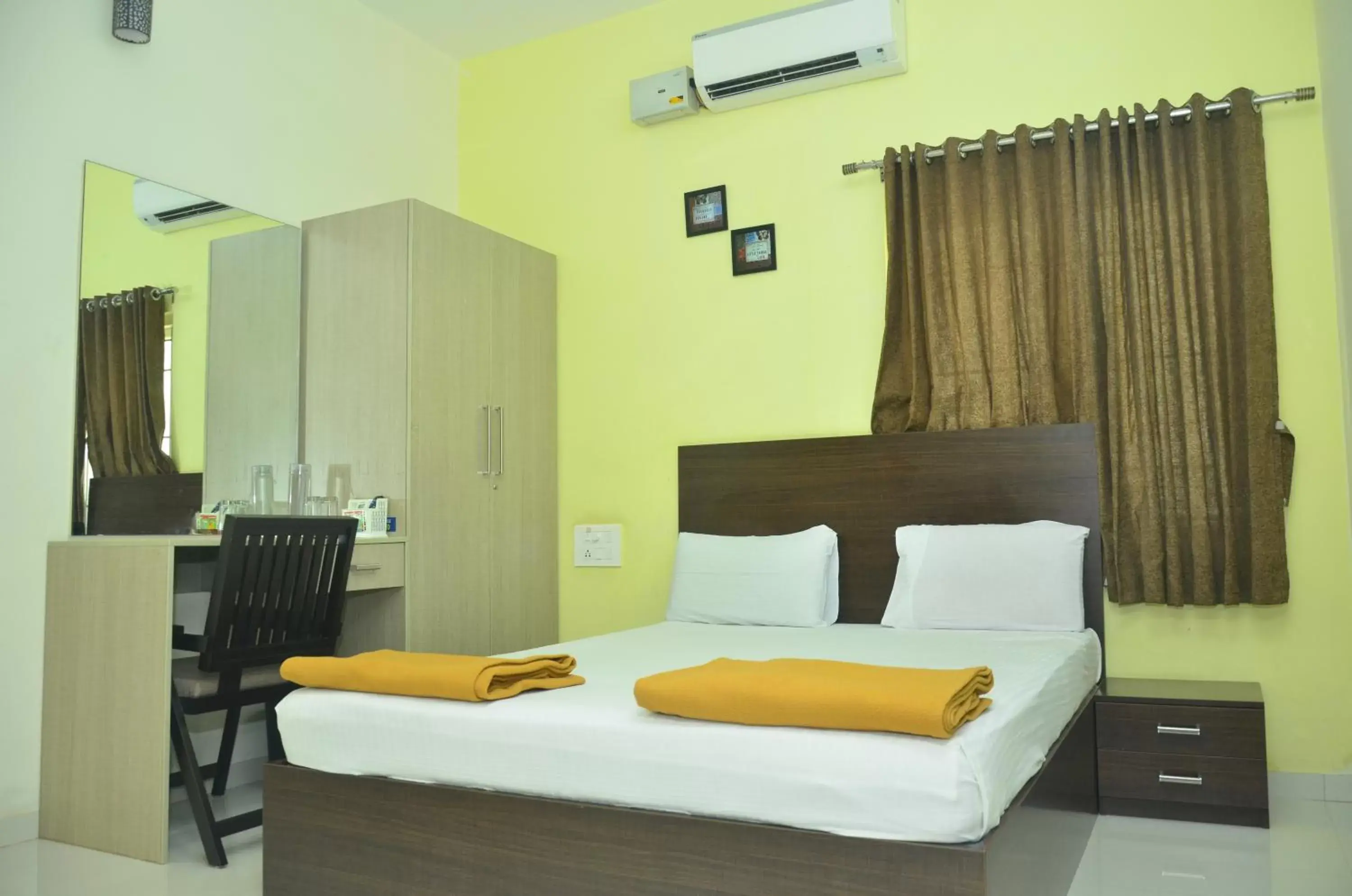 Standard Double Room - single occupancy in THE SURRYA MAX RESIDENCY Standard Double Room - single occupancy in THE SURRYA MAX RESIDENCY