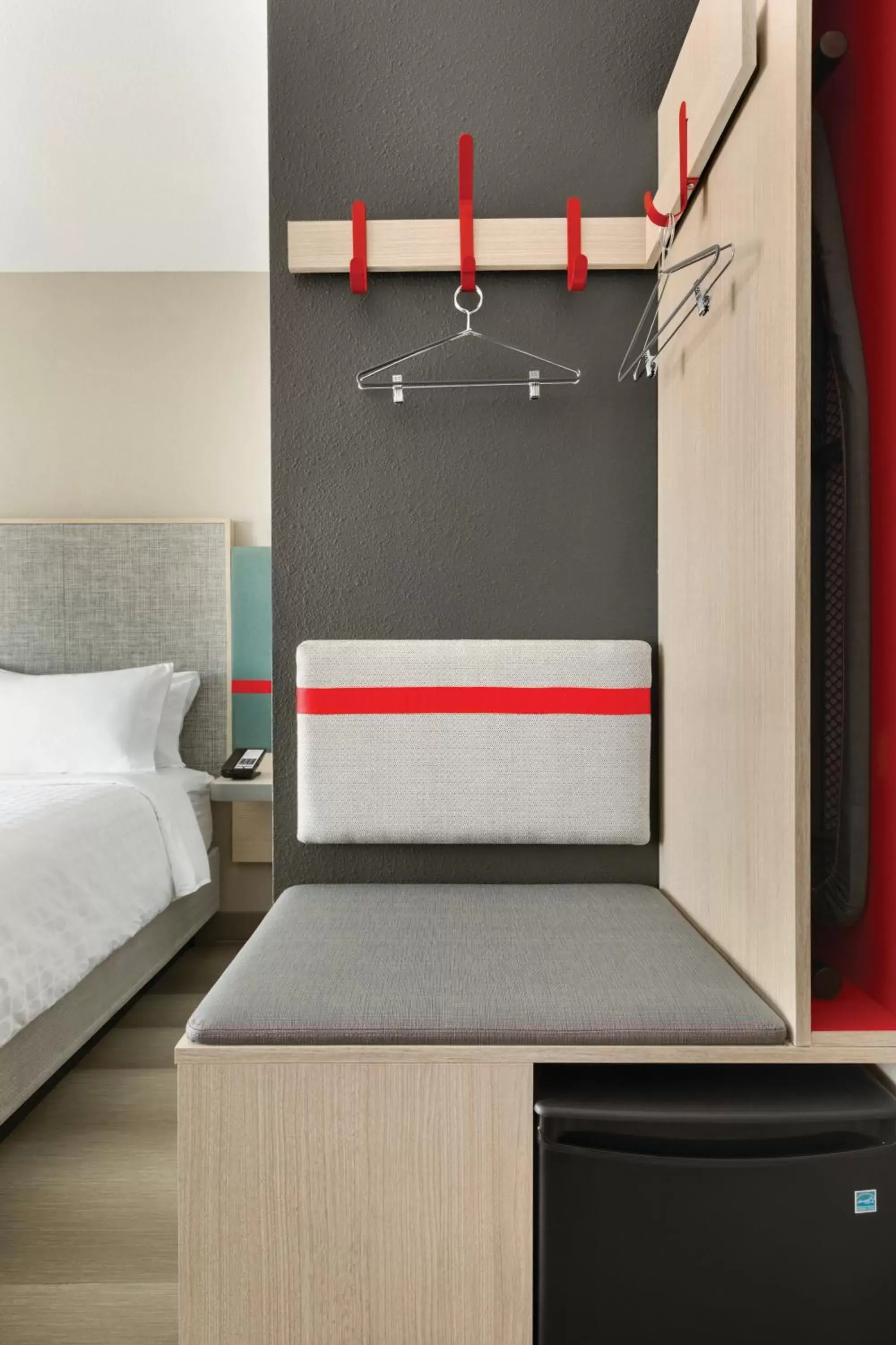 Bedroom, Kitchen/Kitchenette in avid hotels - Melbourne - Viera, an IHG Hotel
