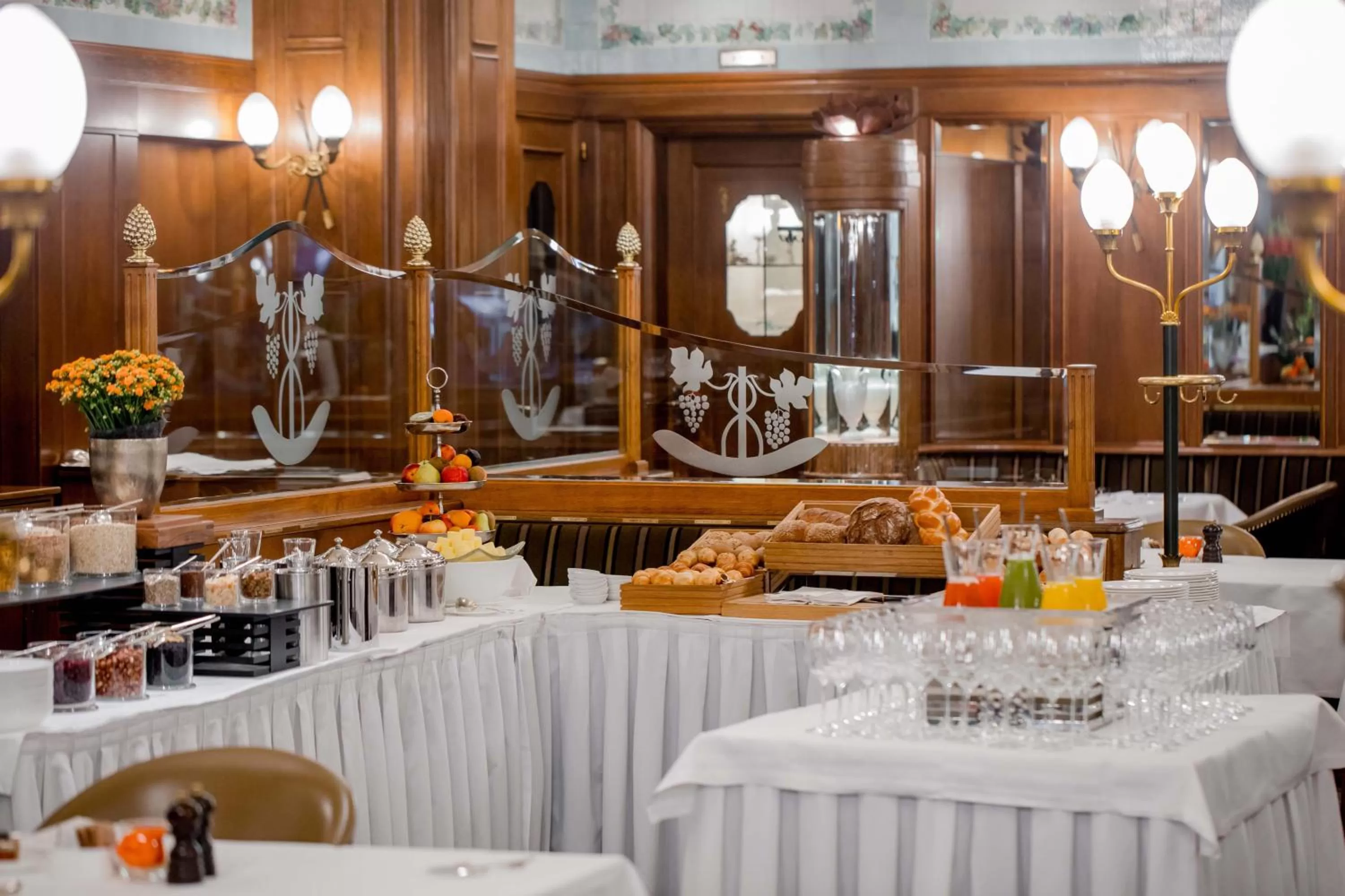 Restaurant/places to eat in Hotel Schweizerhof Bern & Spa