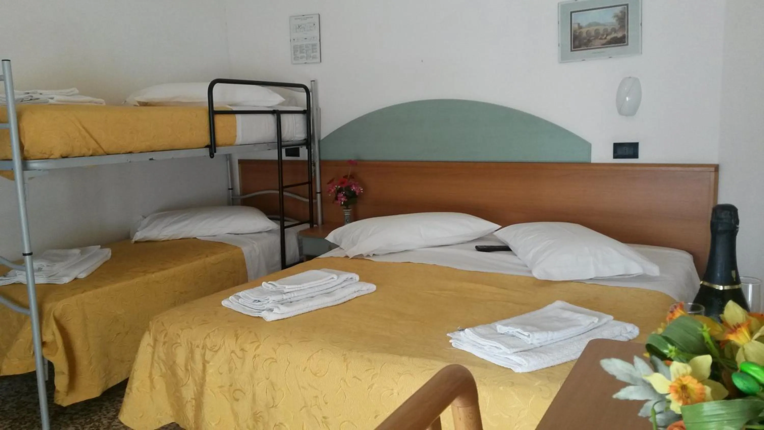 Bed in Hotel Orchidea