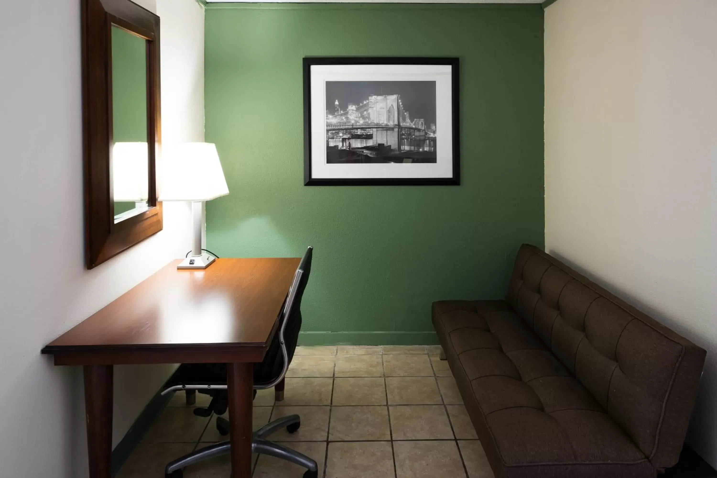 Seating Area in Select Inn Murfreesboro