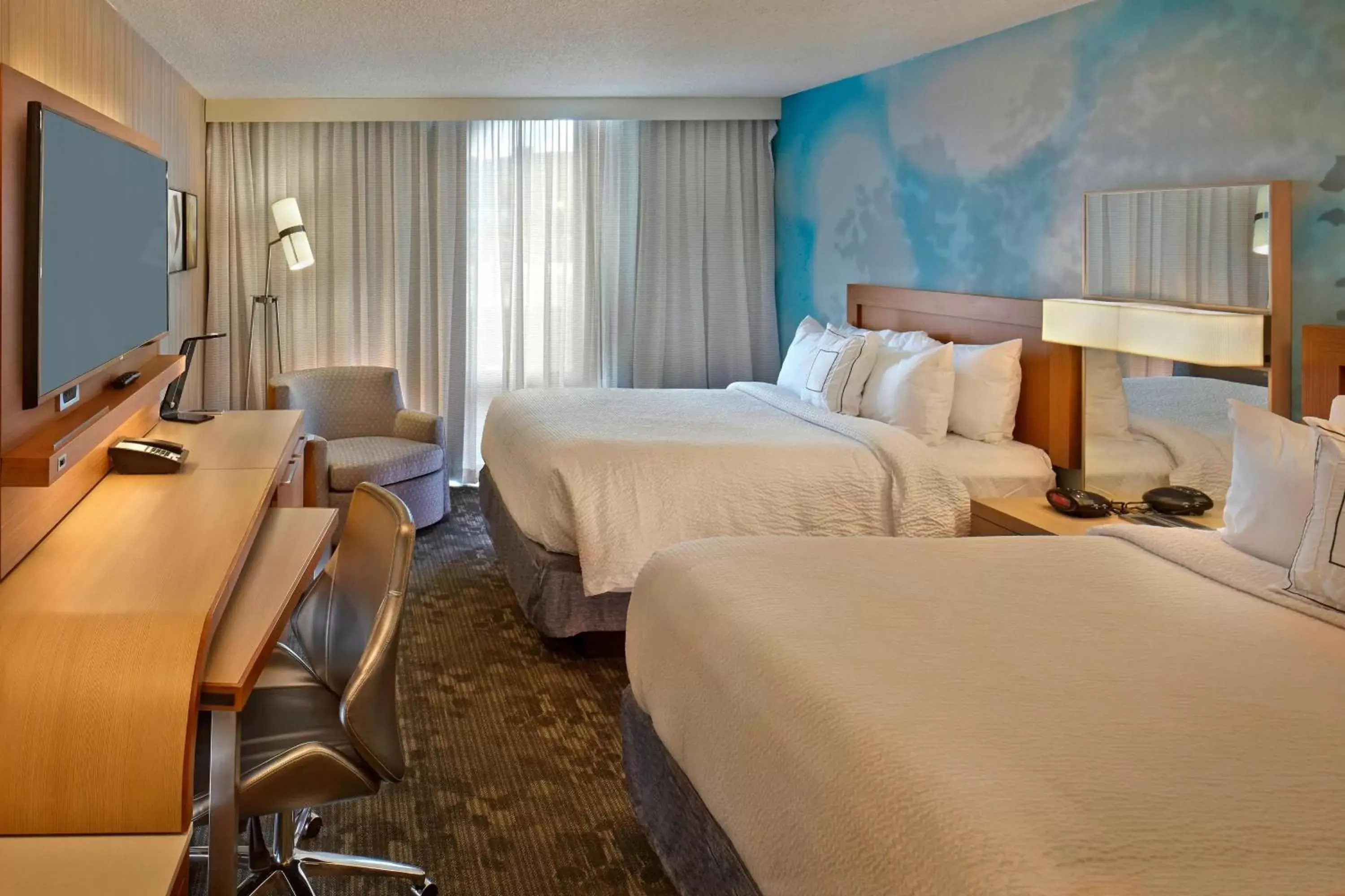 Photo of the whole room, Bed in Courtyard by Marriott Philadelphia City Avenue